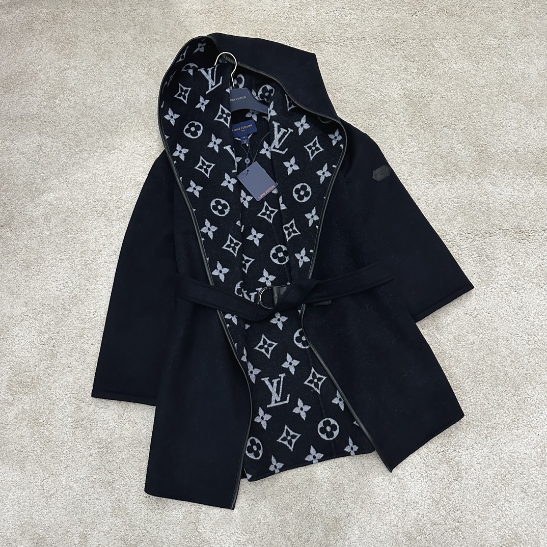 루이비통 Louis Vuitton  숏 코트