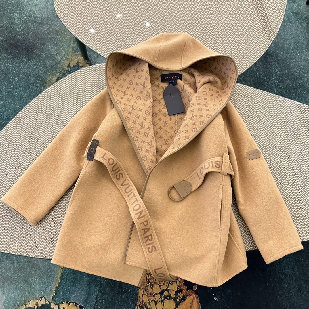 루이비통 Louis Vuitton 숏 코트