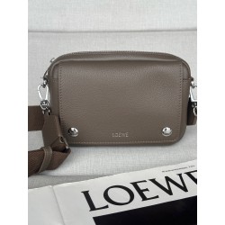 로에베 Loewe A75 Small Pebble Messenger Bag in Supple Grained Calfskin 20cm