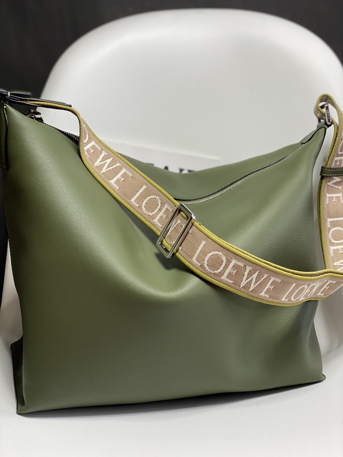 로에베 Loewe 2201 Cubi Crossbody Bag in Supple Smooth Calfskin 32CM