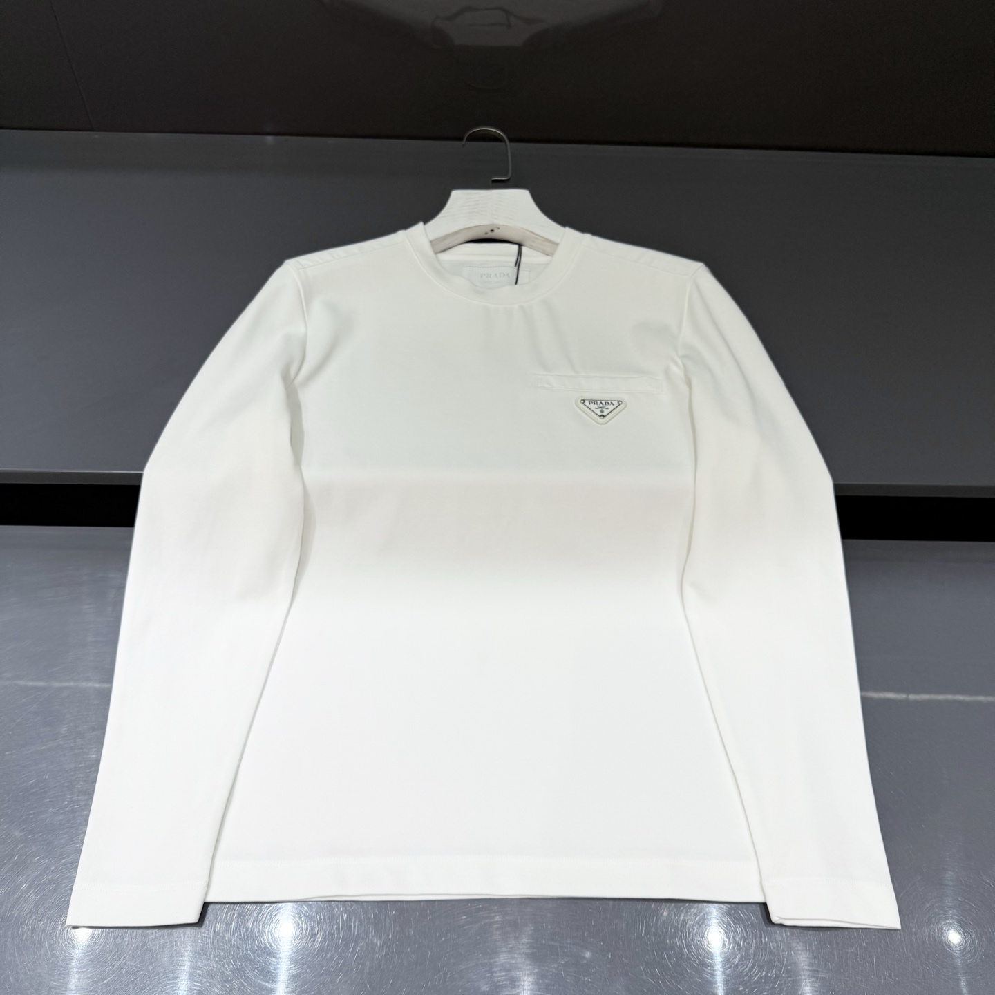 프라다 Prada 긴팔 티셔츠