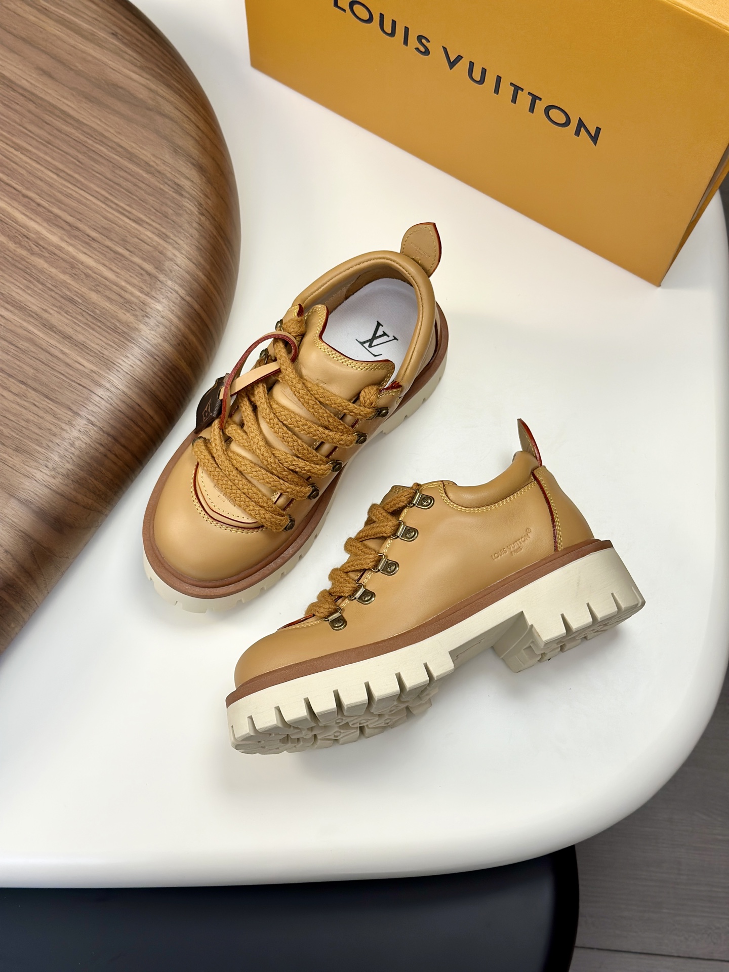 루이비통 Louis Vuitton 스니커즈