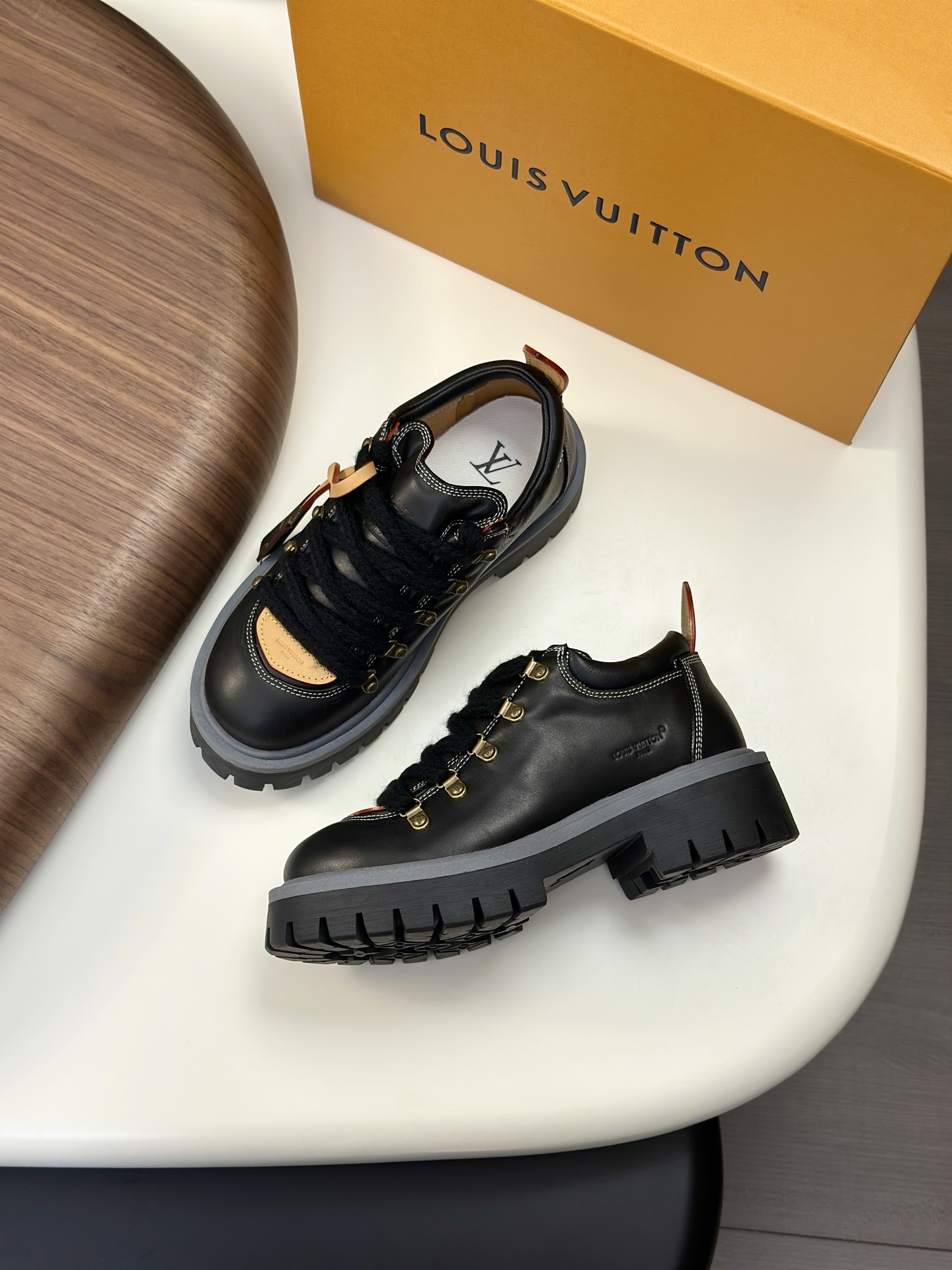 루이비통 Louis Vuitton 스니커즈