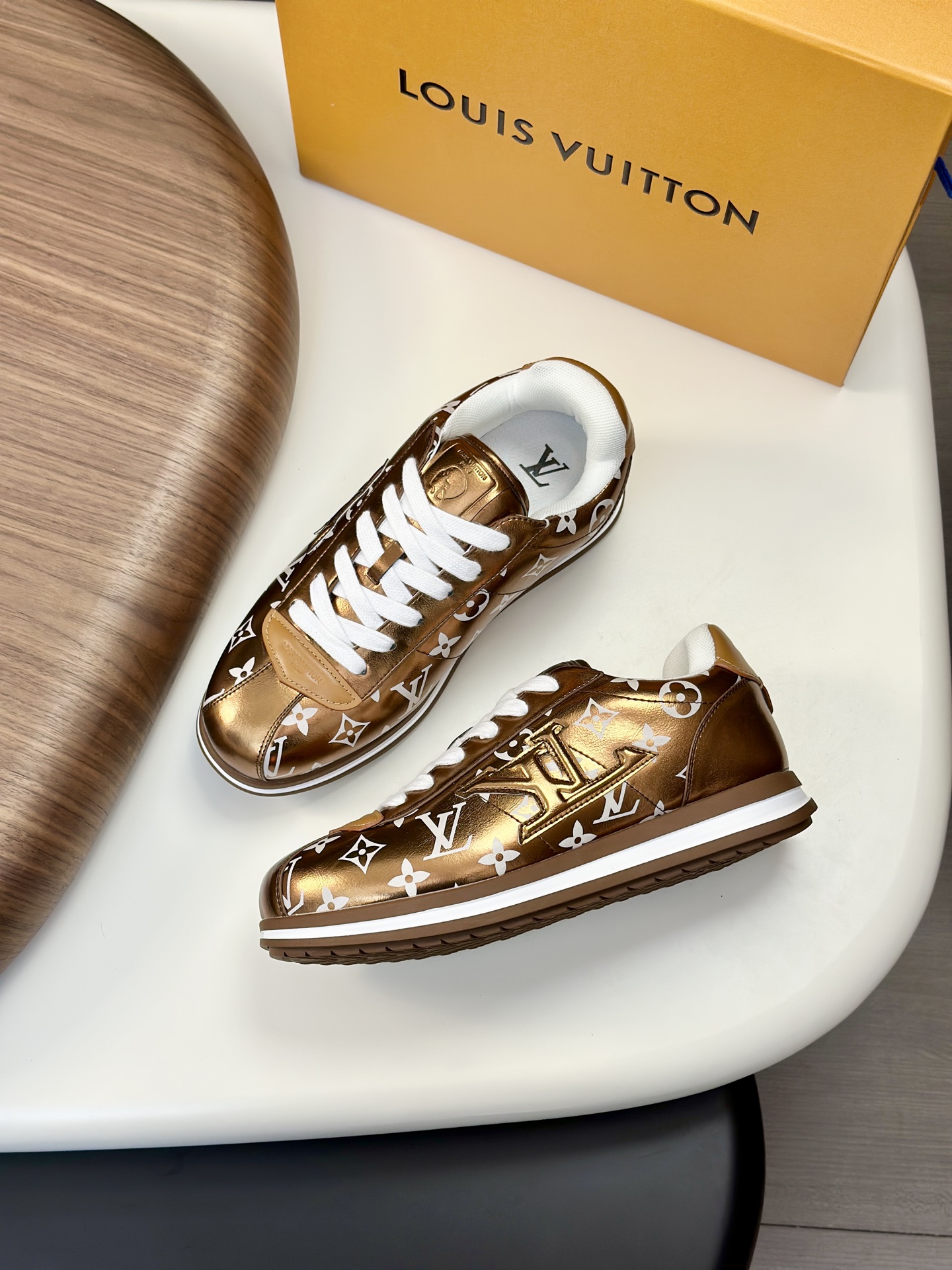 루이비통 Louis Vuitton 스니커즈