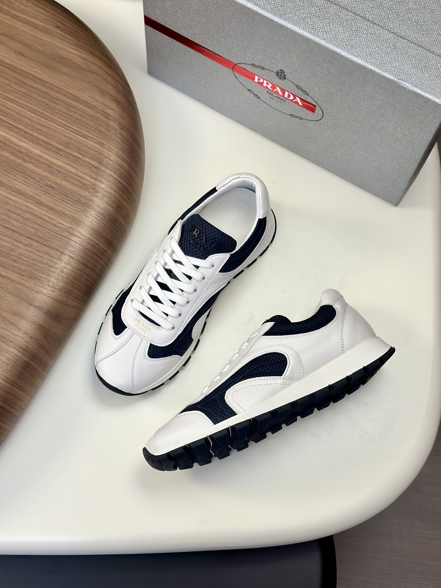 프라다 Prada 스니커즈