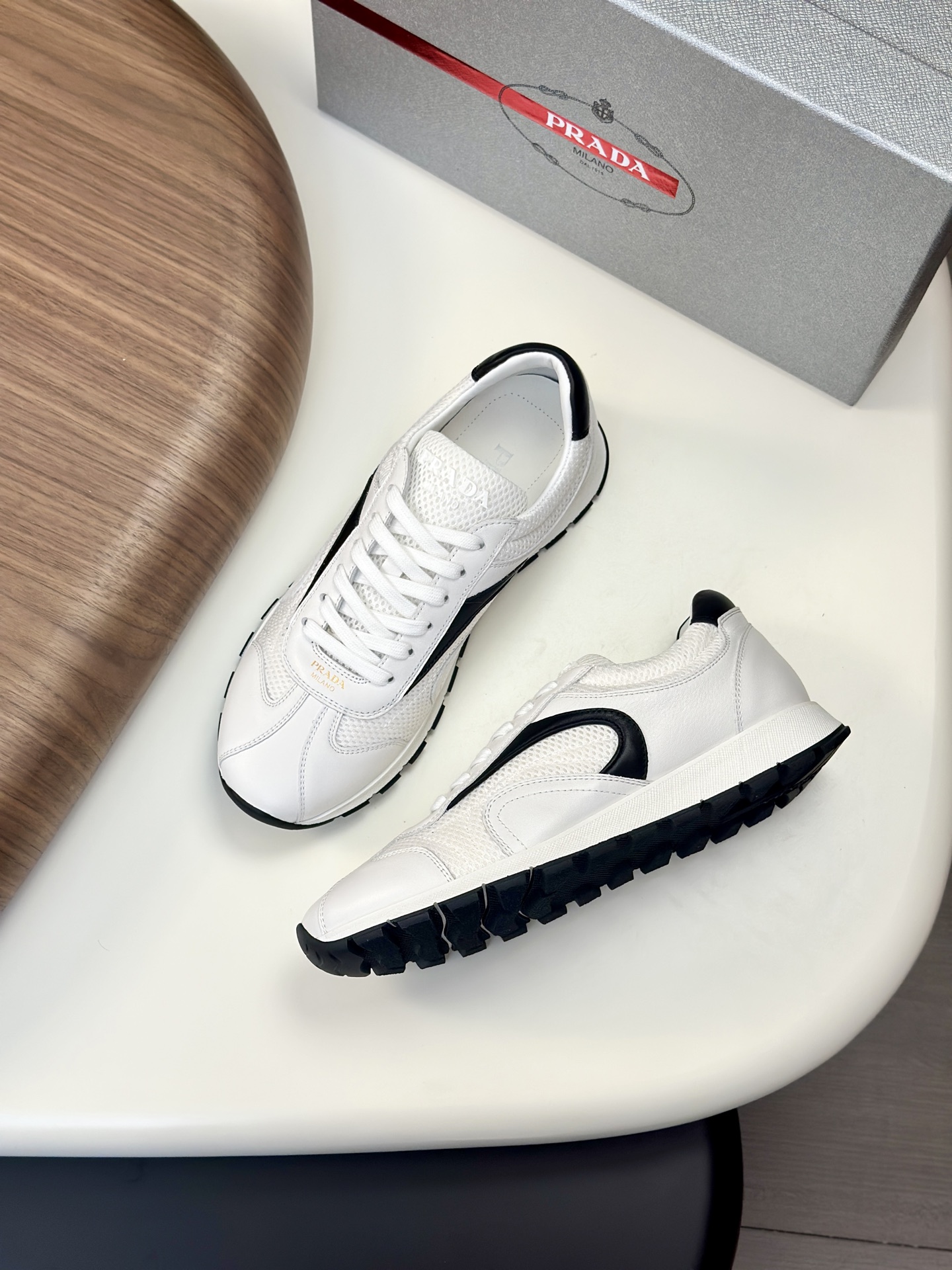 프라다 Prada 스니커즈