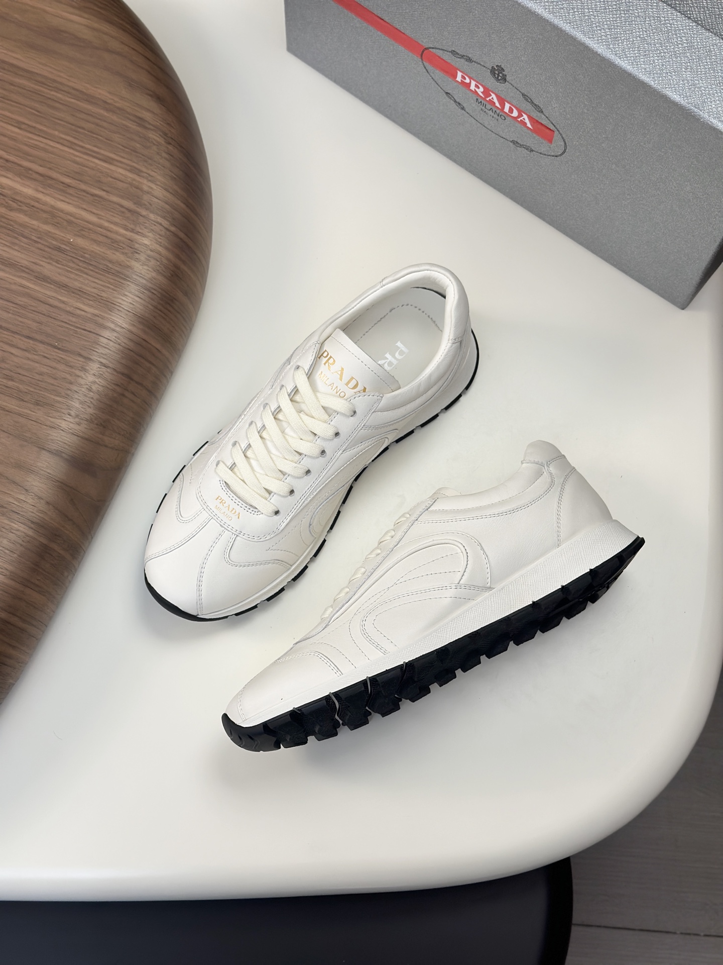 프라다 Prada 스니커즈