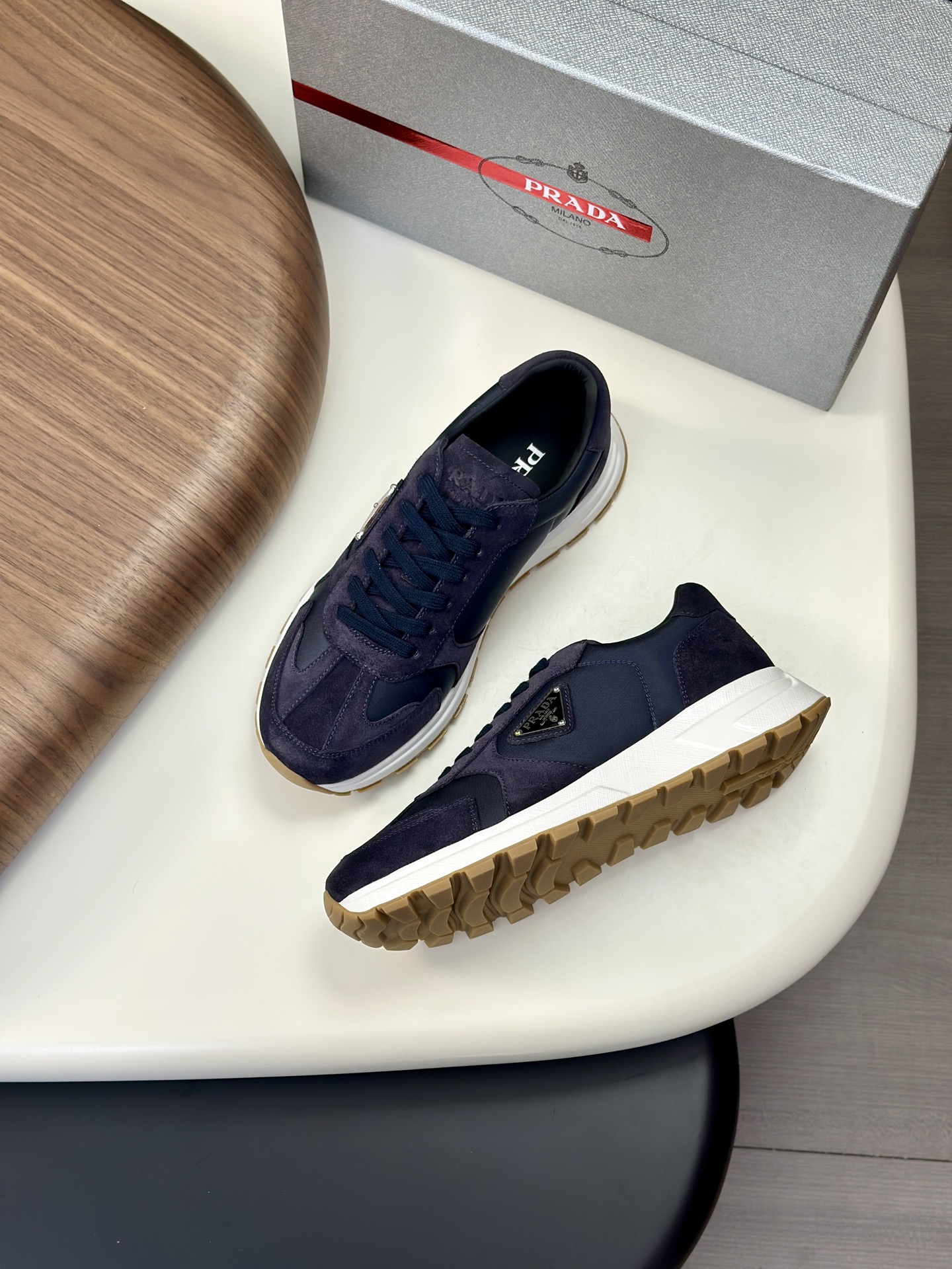 프라다 Prada 스니커즈