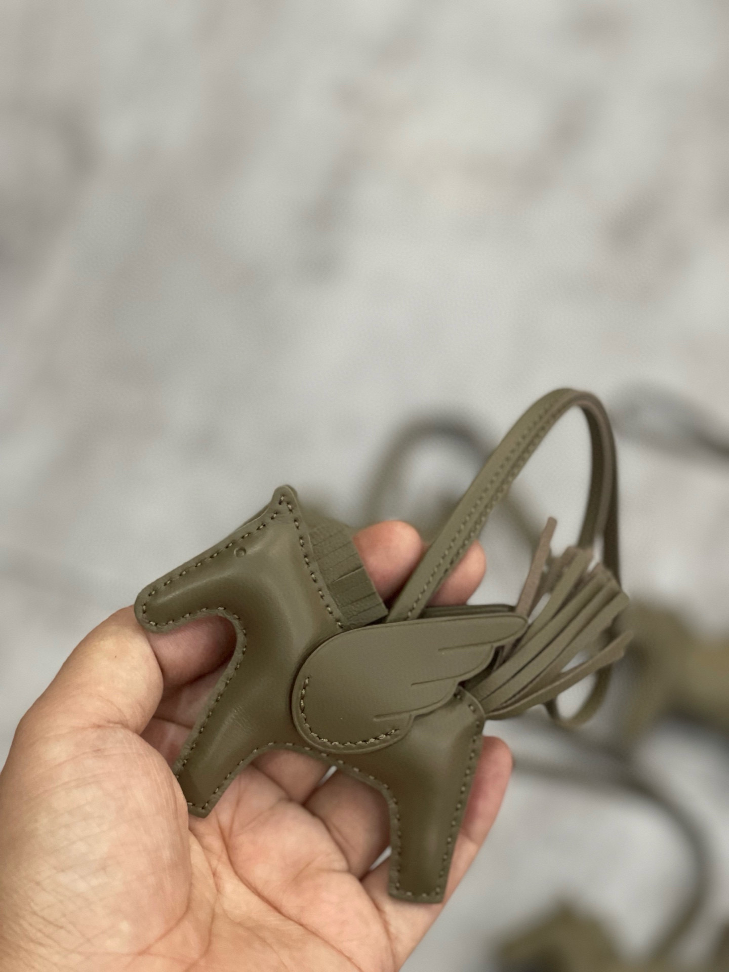 에르메스 Hermes Rodeo Charm Milo and Swift 0360279L58P grey