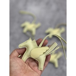 에르메스 Hermes Rodeo Charm Milo and Swift 0360279L58P yellow
