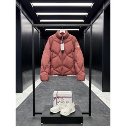 몽클레어 Moncler Vardar 다운재킷.