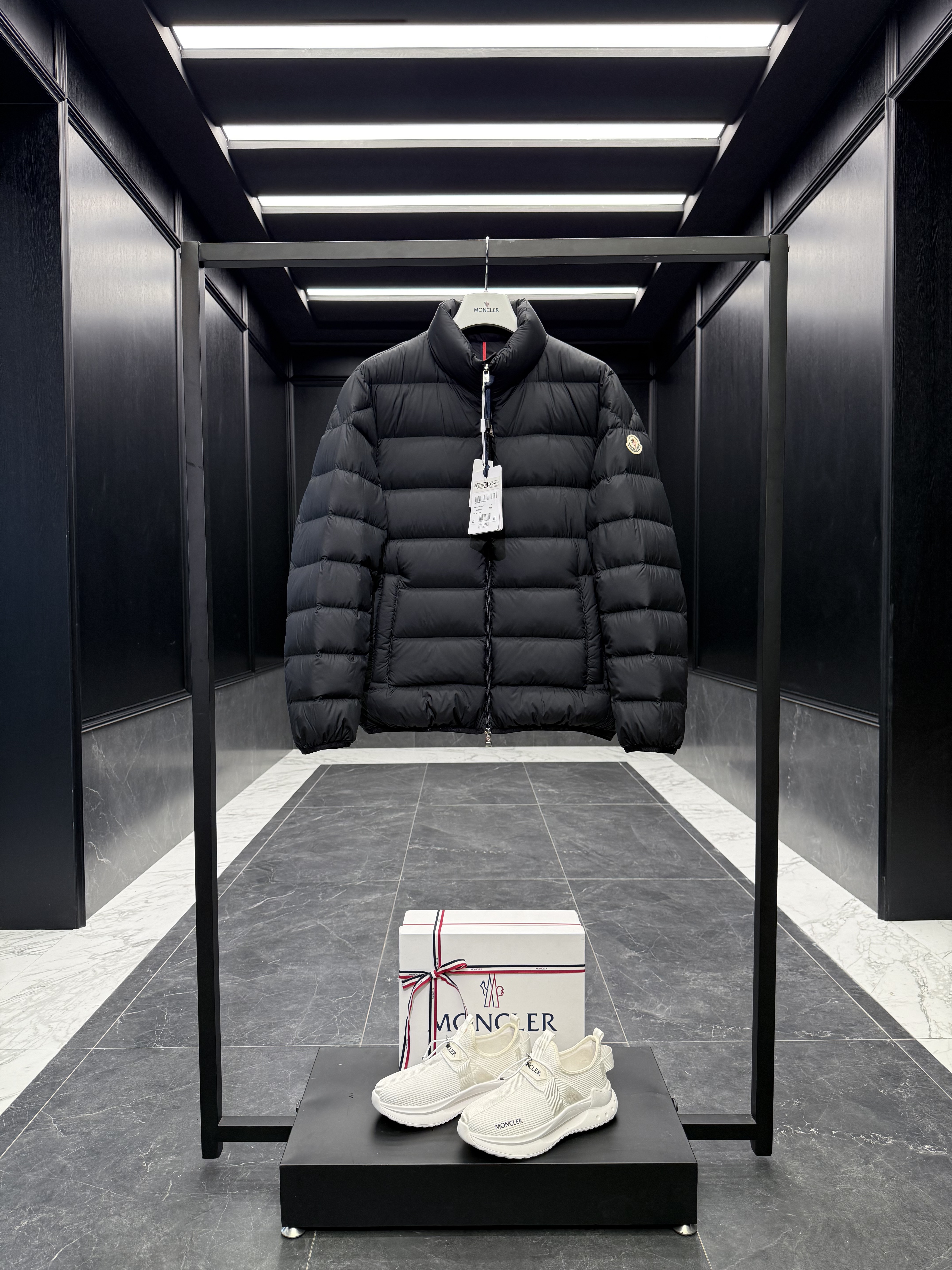 몽클레어 Moncler Baudinet 다운재킷.