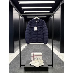 몽클레어 Moncler 다운재킷.
