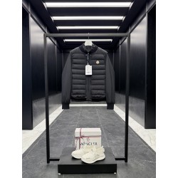 몽클레어 Moncler Verney 다운재킷.