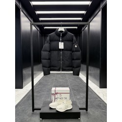 몽클레어 Moncler Matt Black 다운재킷
