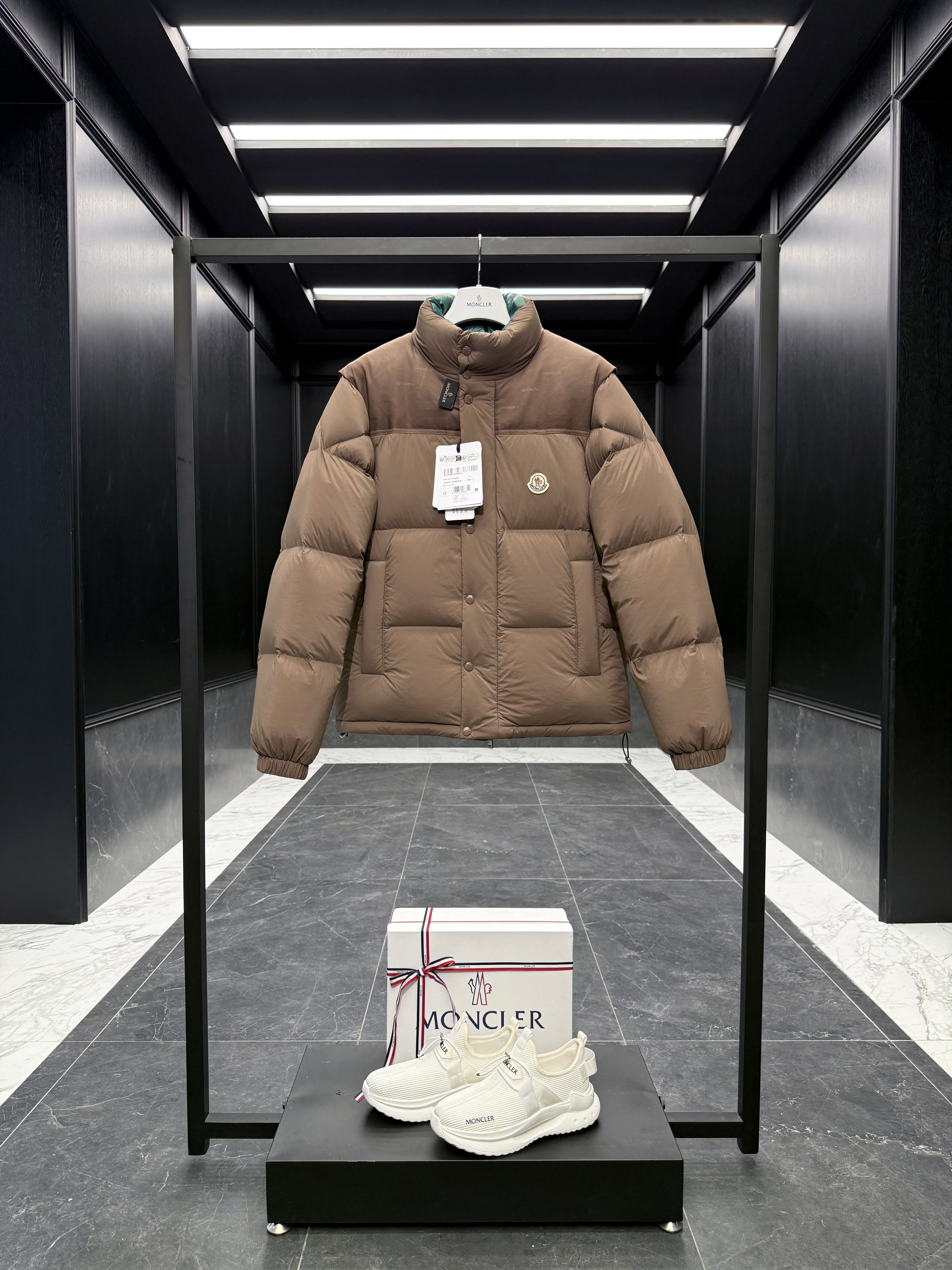 몽클레어 Moncler Verone 다운재킷.