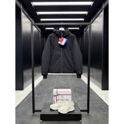 몽클레어 Moncler Grenoble 다운재킷.
