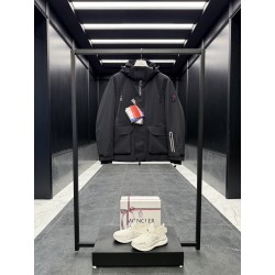 몽클레어 Moncler Grenoble 다운재킷.