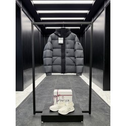 몽클레어 Moncler Madeira 다운재킷。