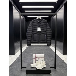 몽클레어 Moncler Valmasque  다운재킷。