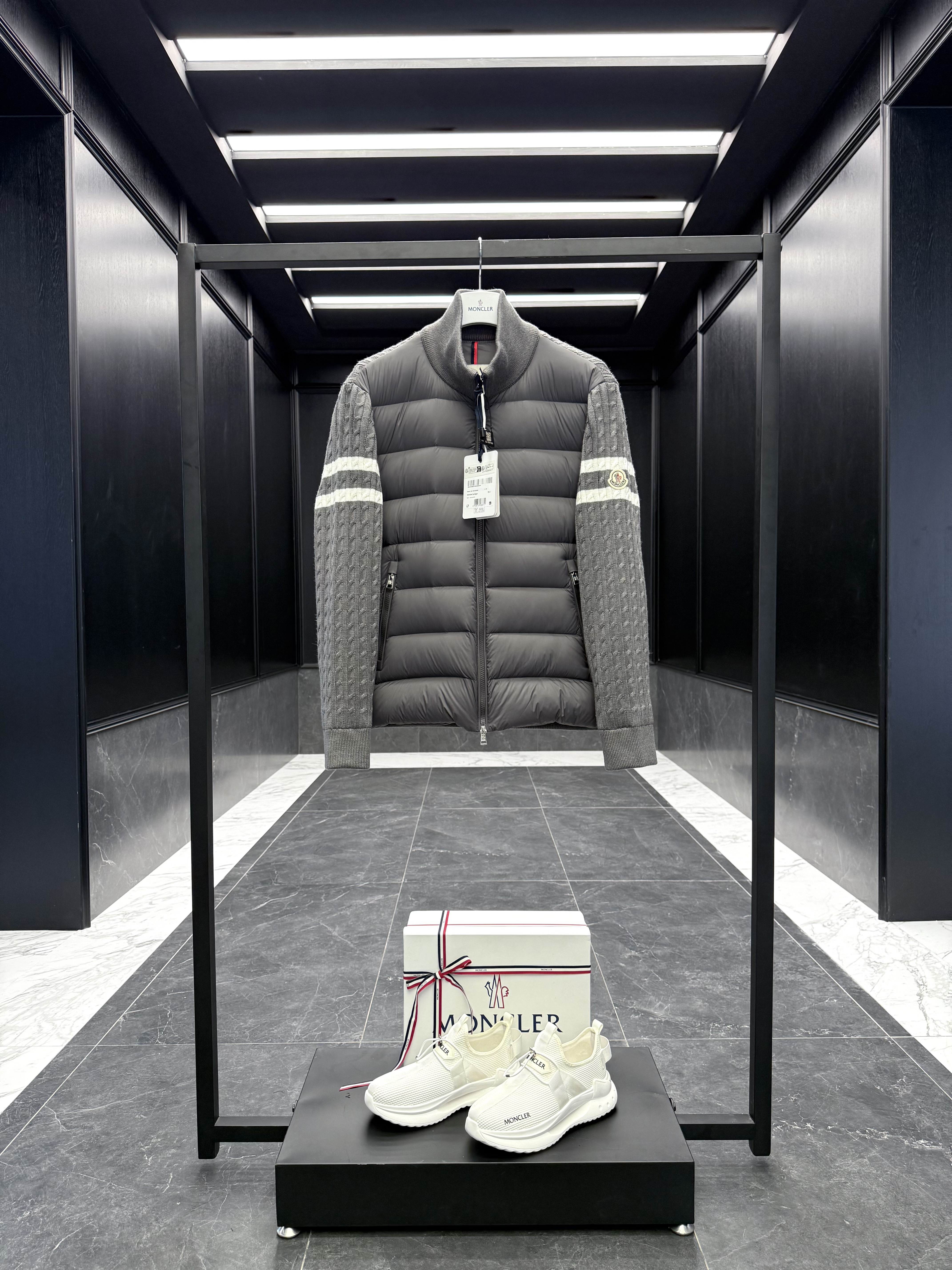 몽클레어 Moncler Cardigan 니트 패딩。