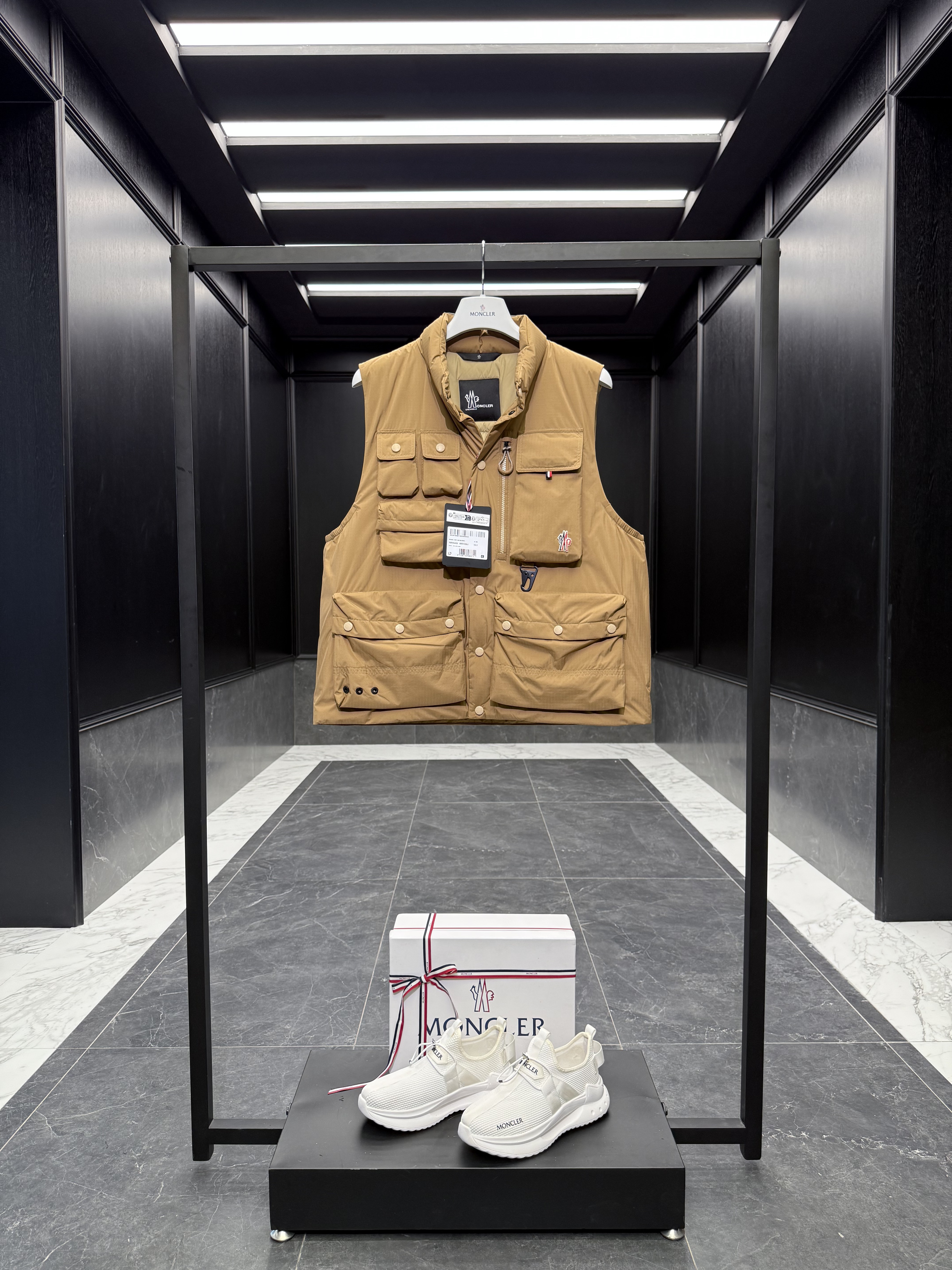 몽클레어 Moncler Tongass 조끼 패딩。