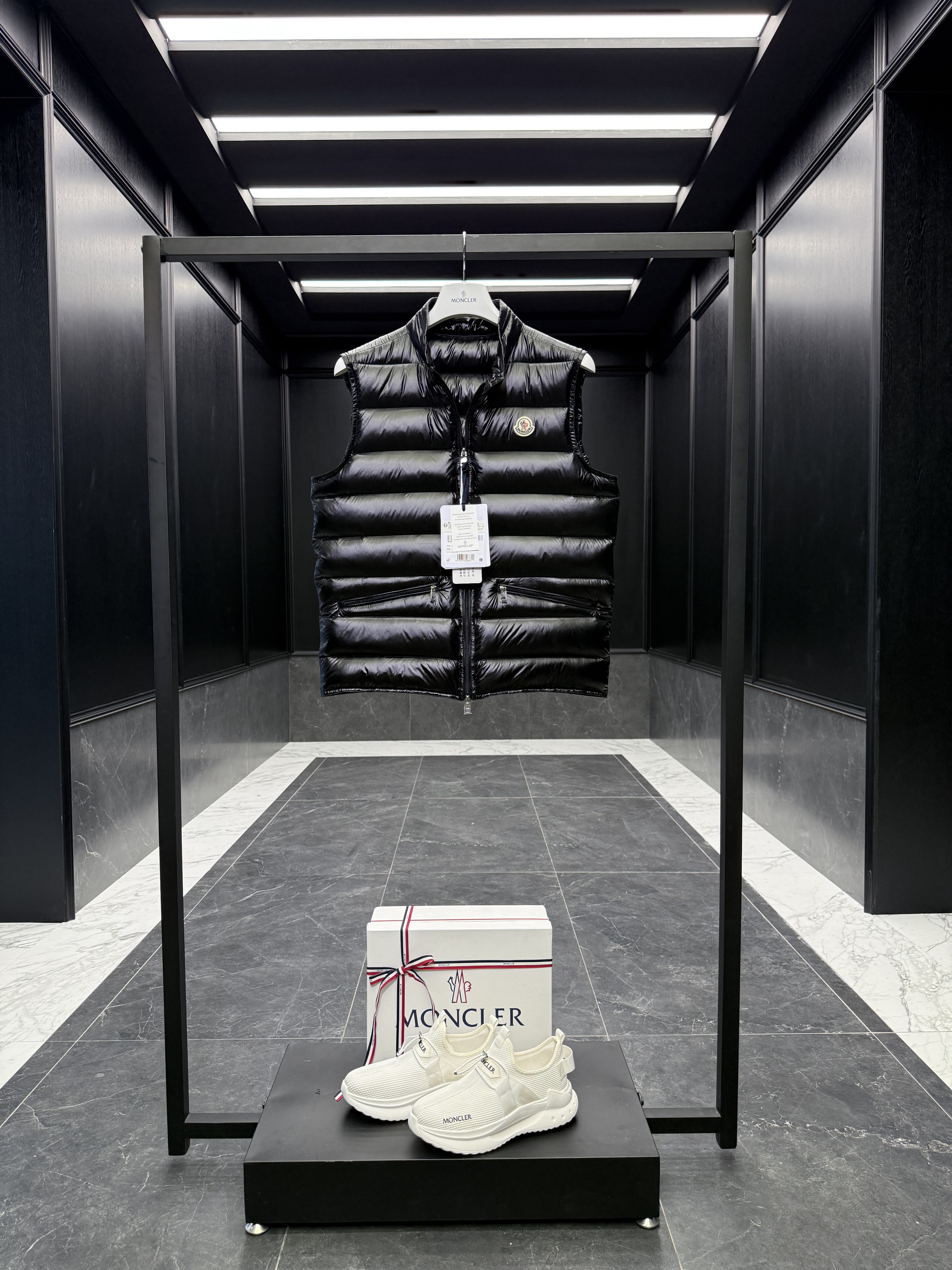 몽클레어 Moncler GUI  조끼 패딩。