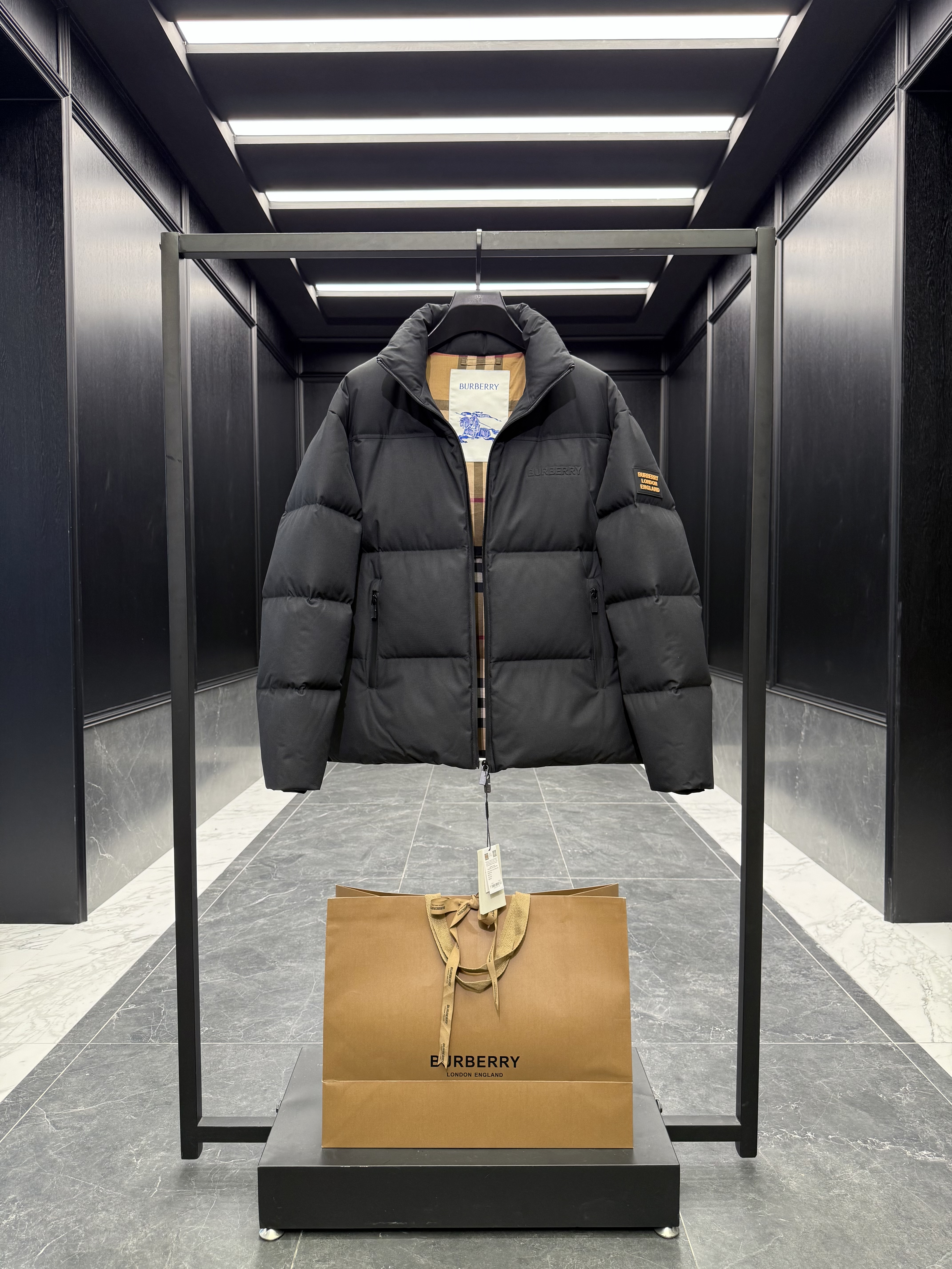 버버리 Burberry 다운재킷
