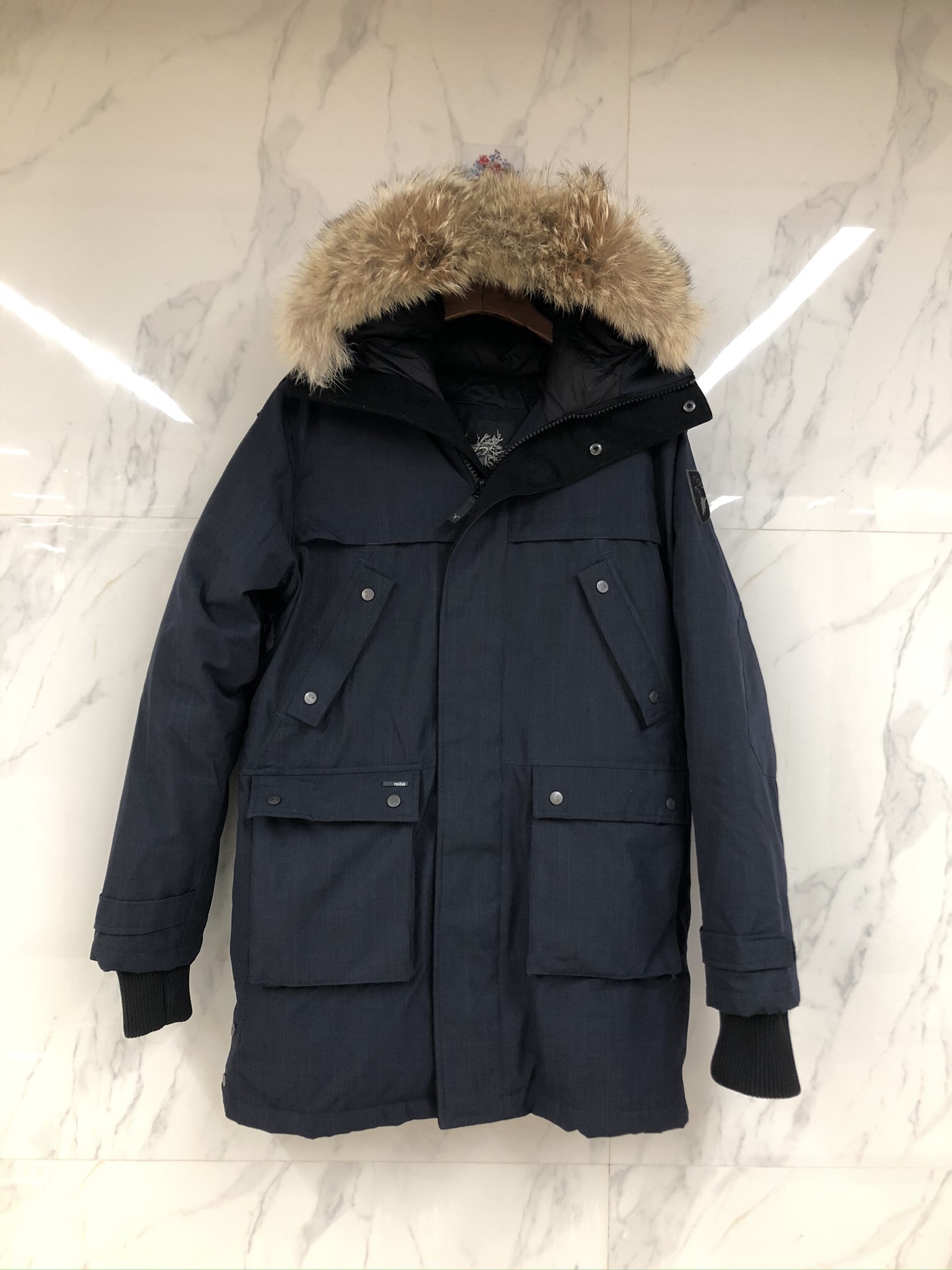 노비스 Nobis 코트