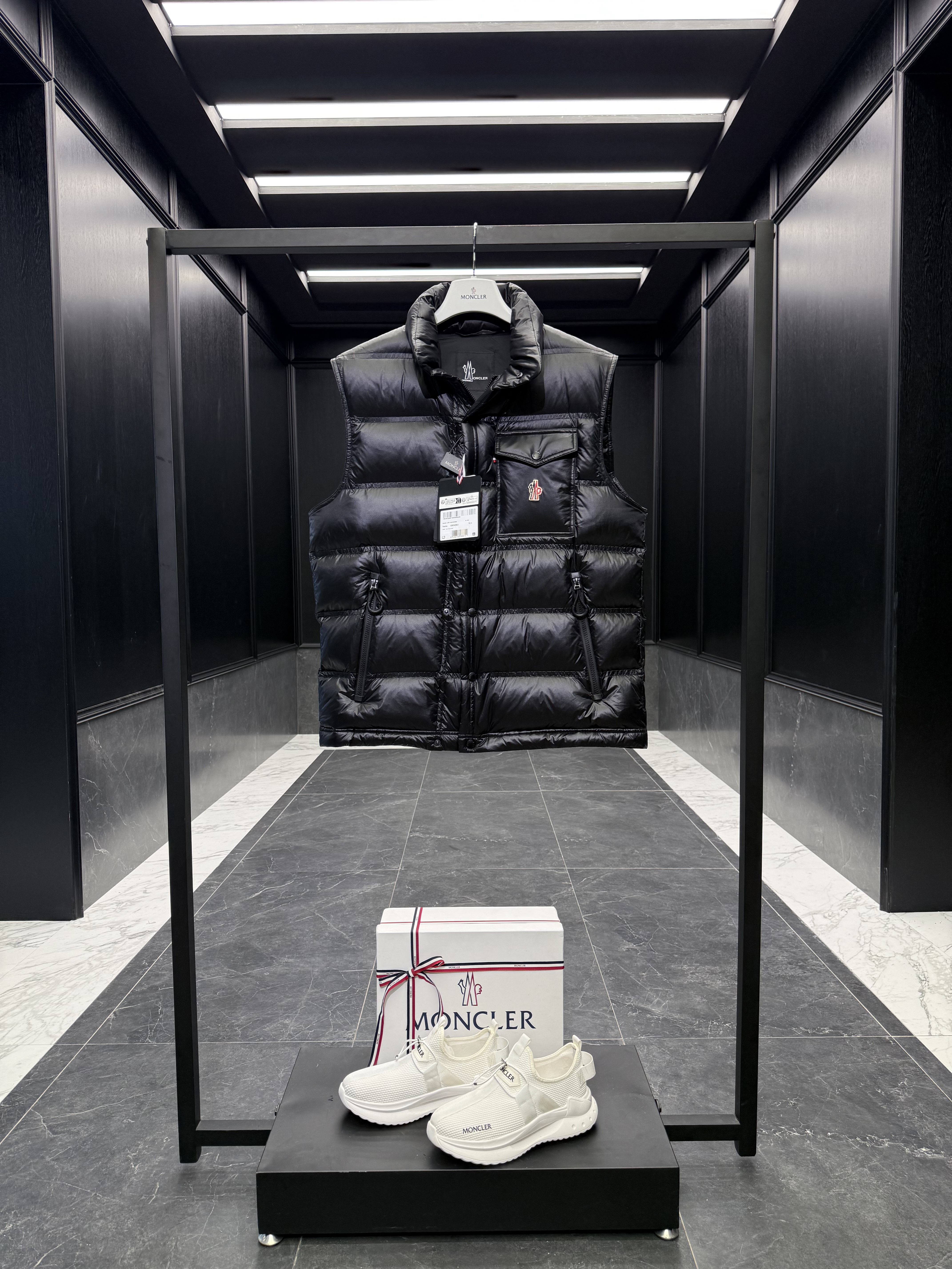 몽클레어 Moncler Nantu  조끼 패딩。