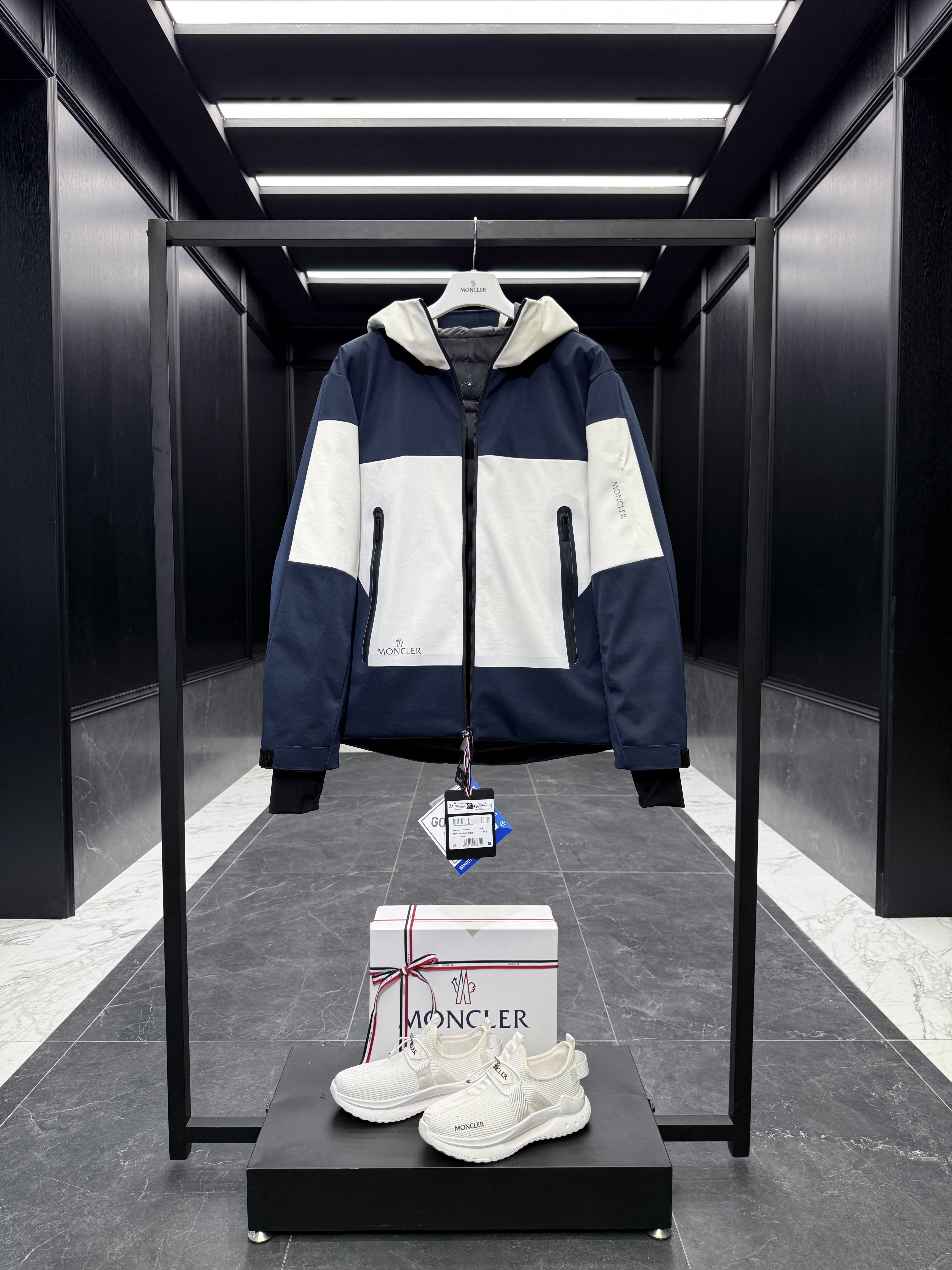 몽클레어 Moncler Grenoble 다운재킷