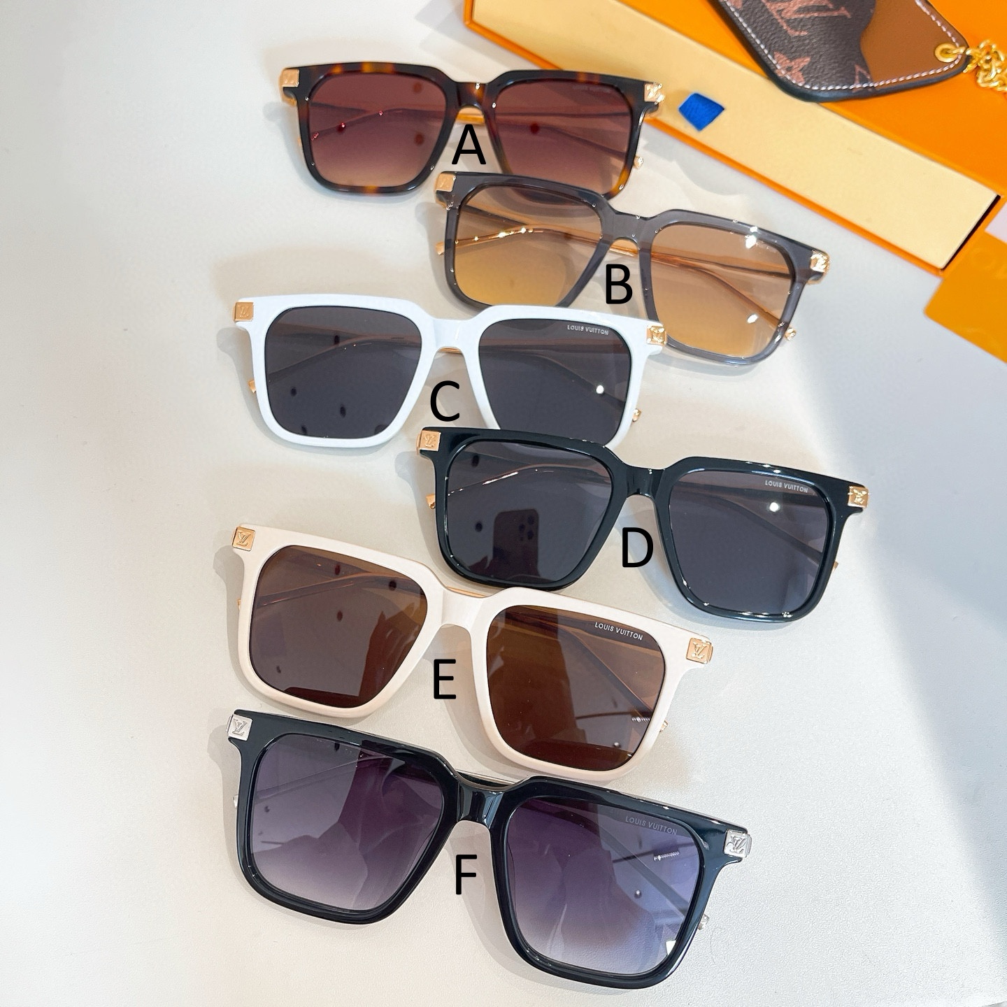 루이비통 Louis Vuitton Z1826W 52口17-140