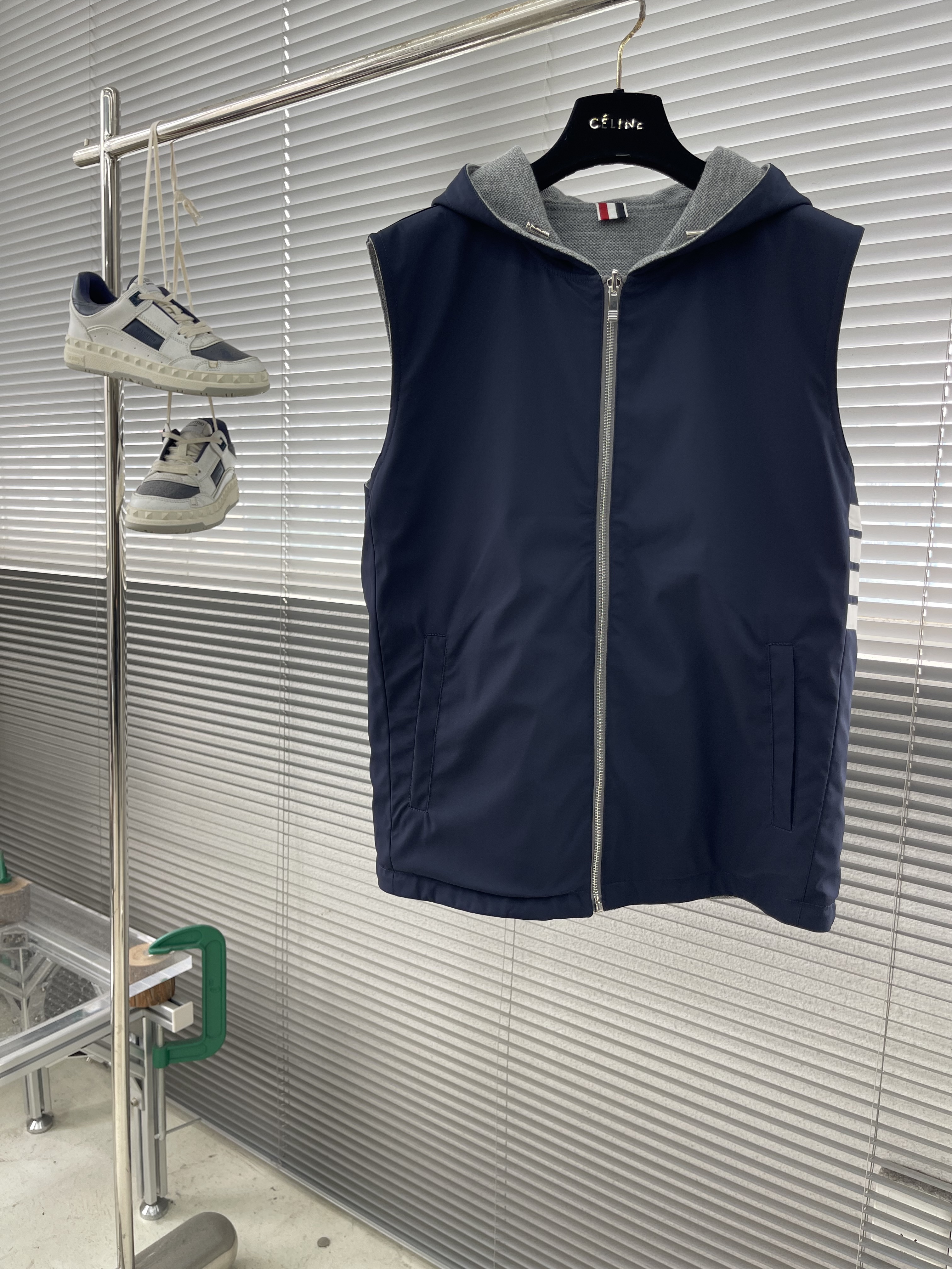 톰브라운 Thom Browne 양면 조끼