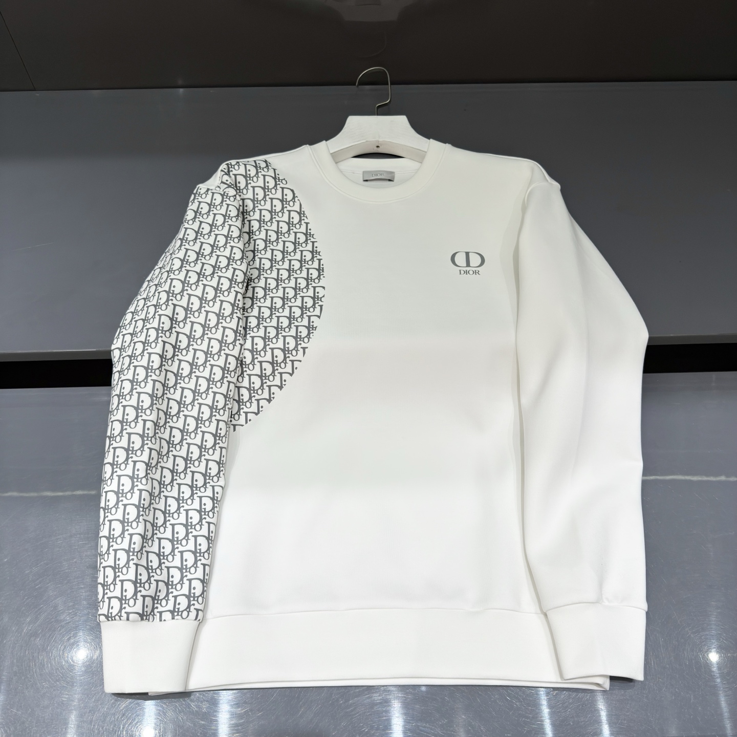 디올 Dior 맨투맨