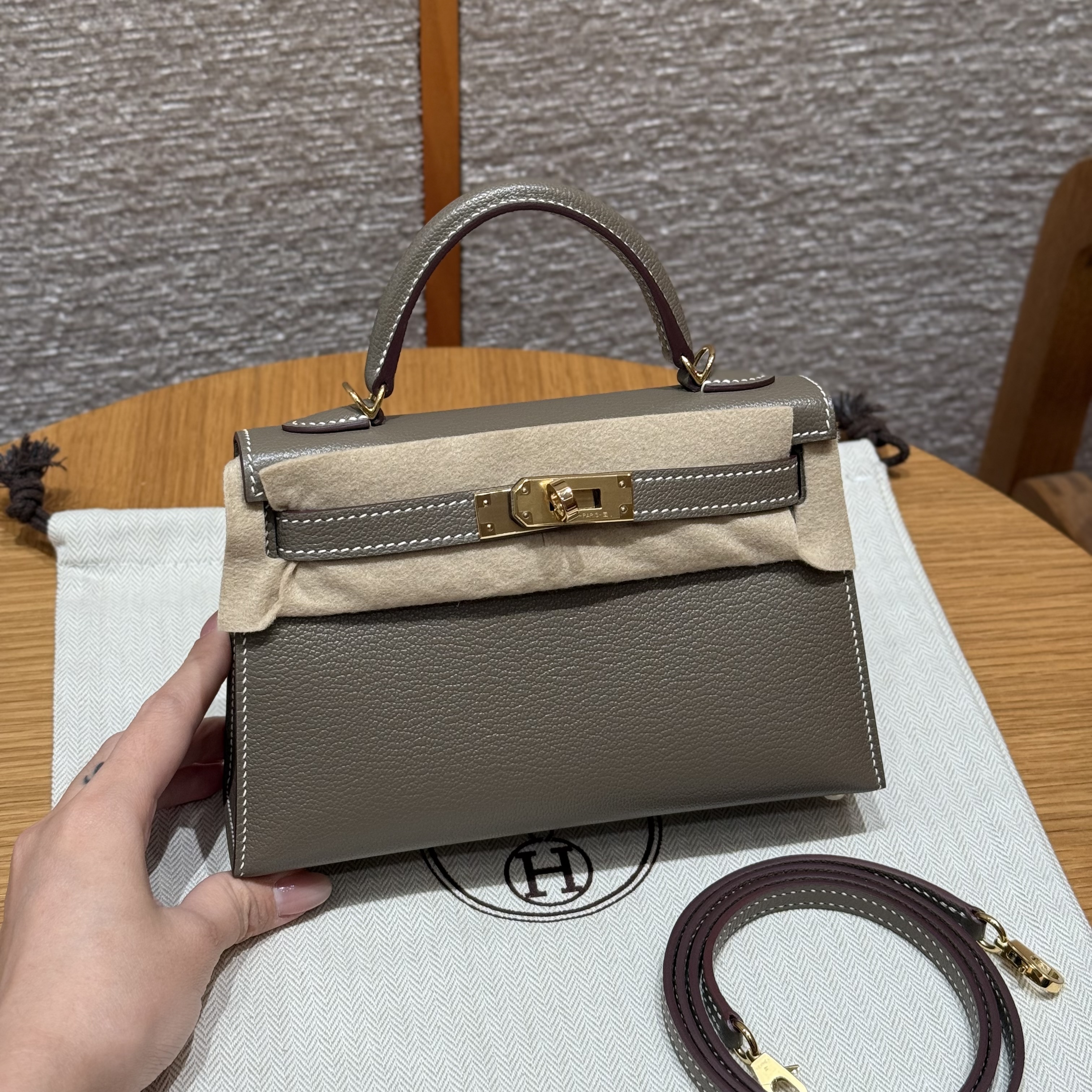 에르메스 Hermes Mini Kelly 19cm Chèvre 18 Etoupe/gold