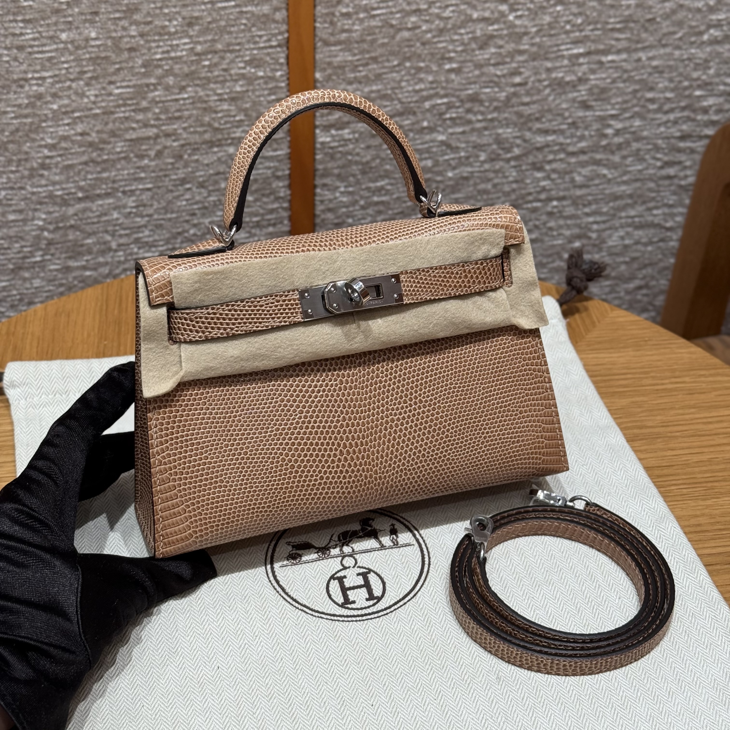 에르메스 Hermes Mini Kelly 19cm Lizard 0M Chai/silver