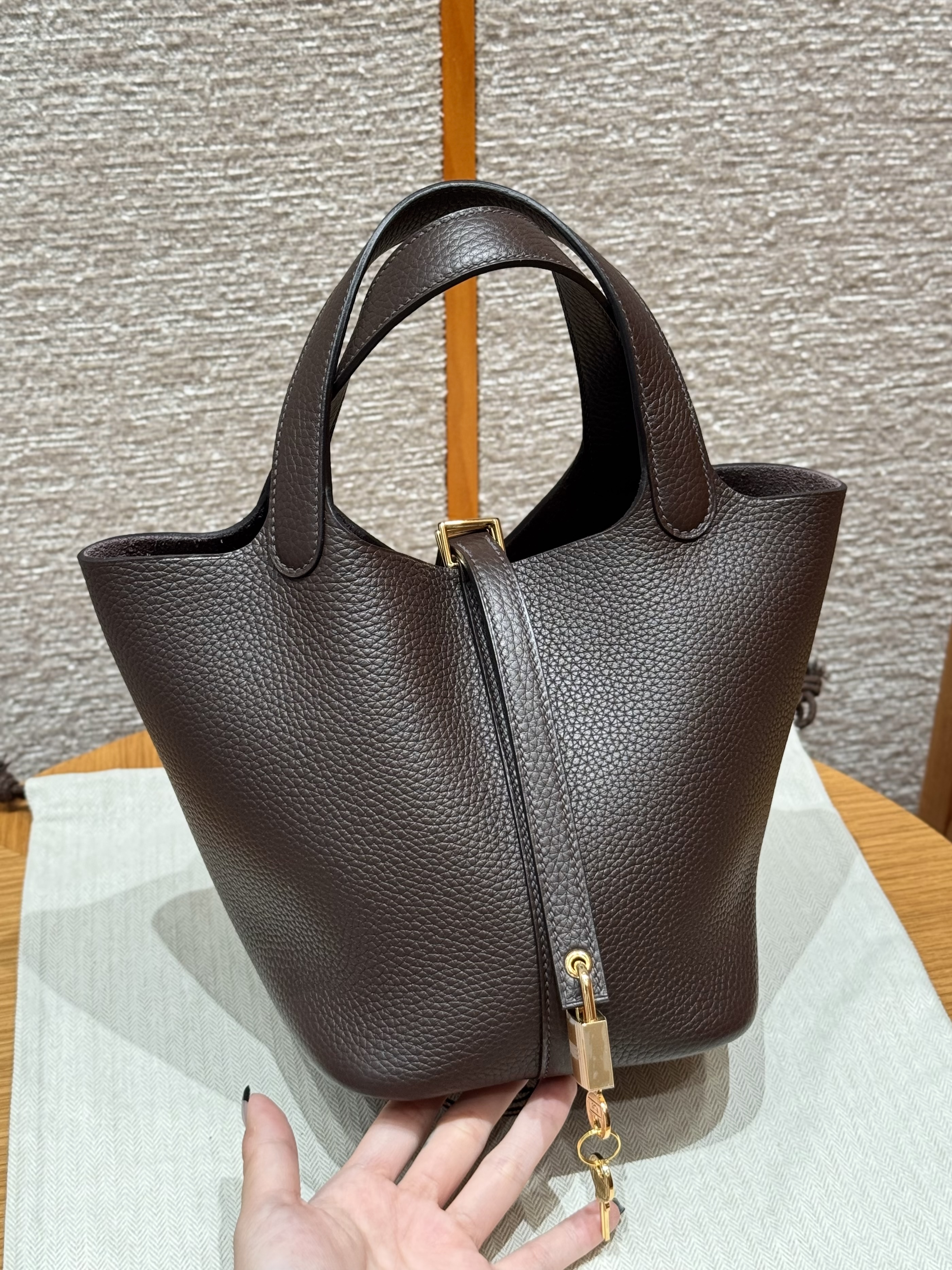 에르메스 Hermes Picotin lock 18cm clemence 47 Chocolate/gold