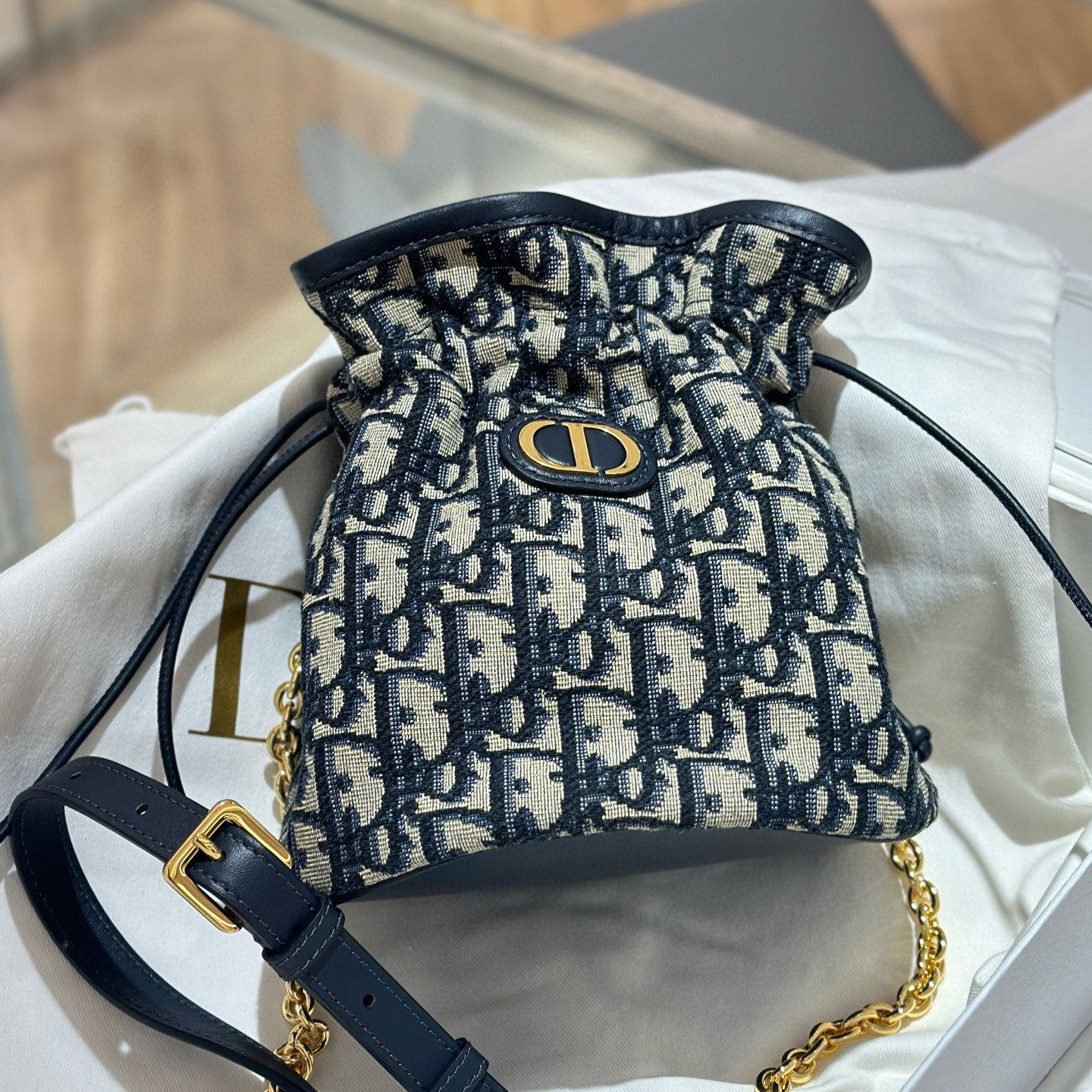 디올 Dior 30 Montaigne Mini Bucket Bag with Drawstring Oblique Jacquard Blue 16cm