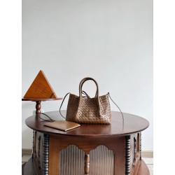 보테가 베네타 Bottega Veneta 819004 Small Pinacoteca 24CM