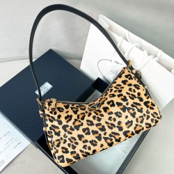 프라다 Prada 1BC229 Aimee 숄더백 31CM