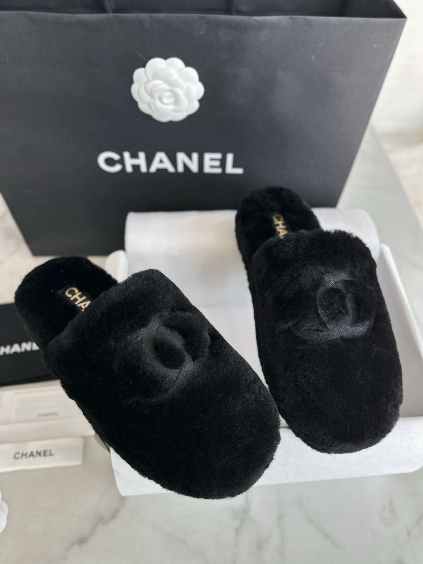 샤넬 CHANEL 24B 슬리퍼 Black