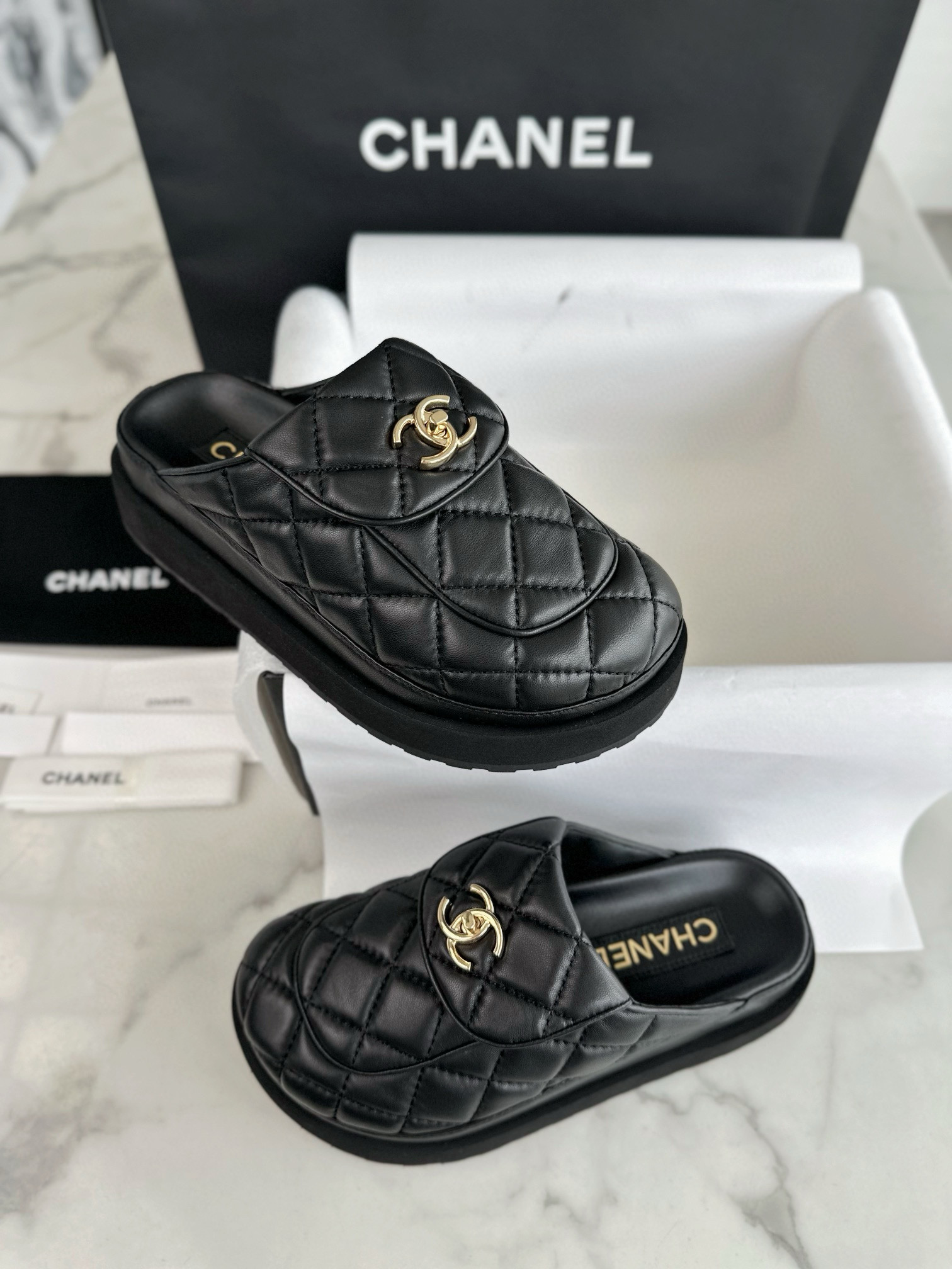 샤넬 CHANEL 24C 슬리퍼 Black