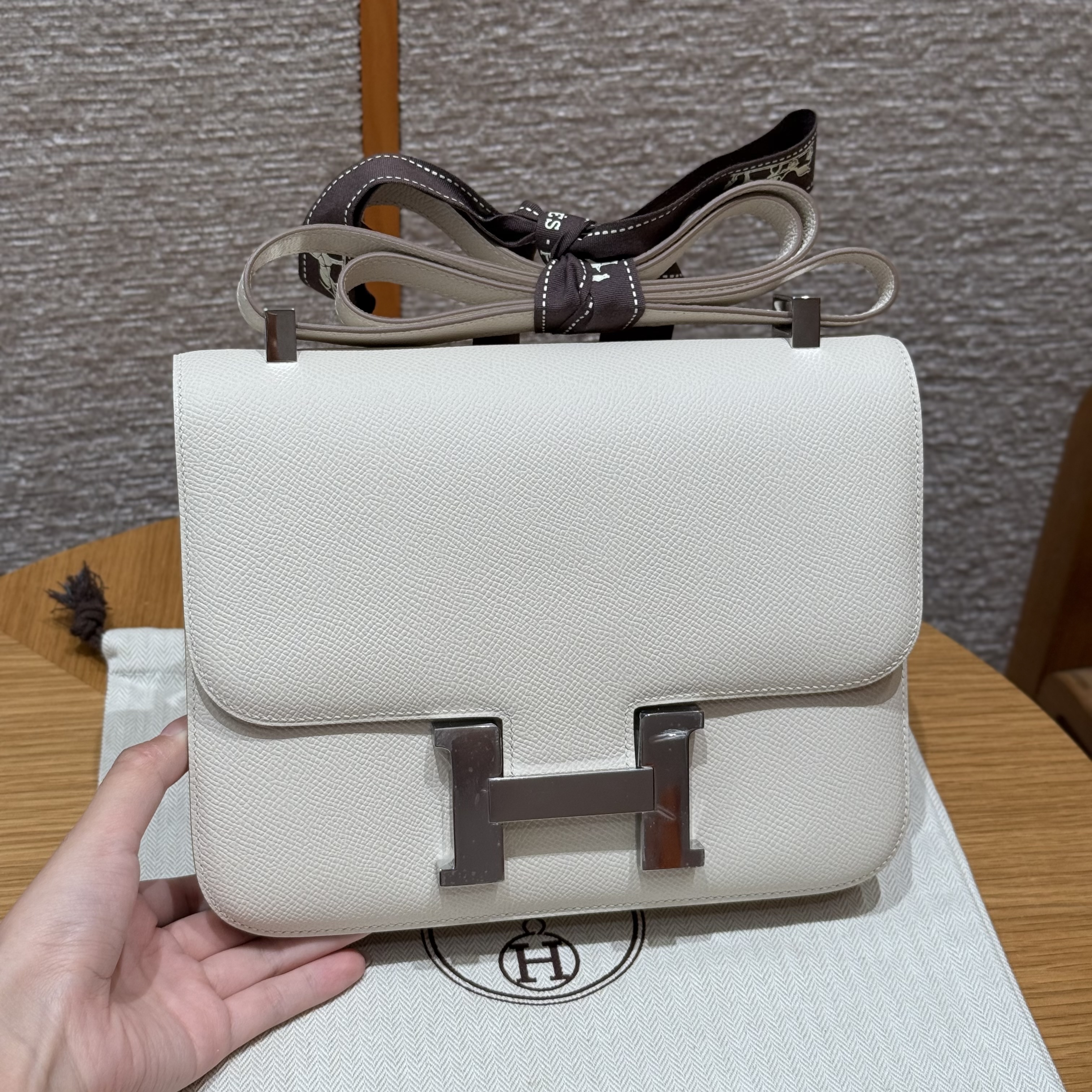 에르메스 Hermes Constance 24cm Epsom 10 Craie/silver