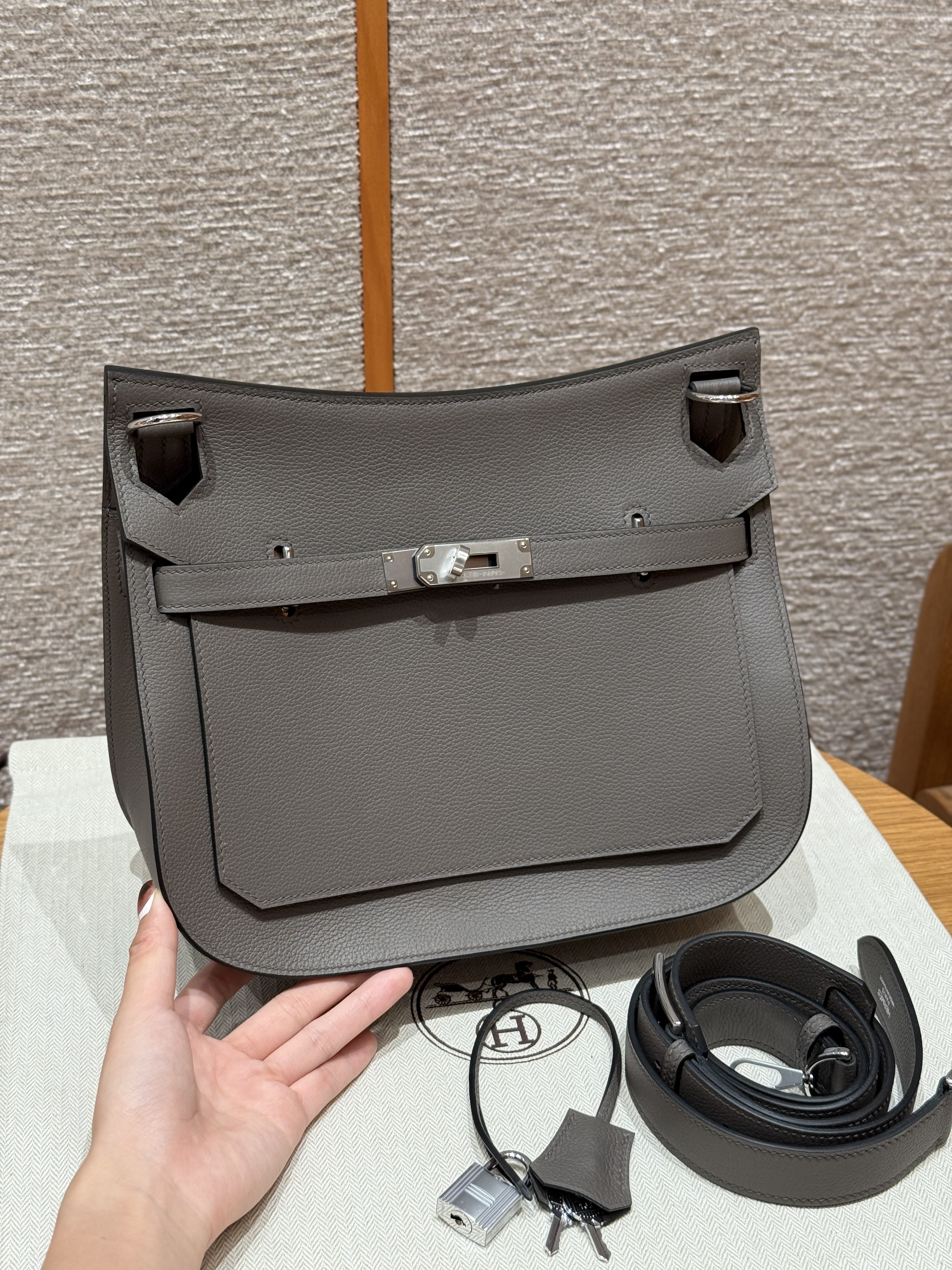 에르메스 Hermes Jypsiere 28cm Evercolor 0L Girs Meyer/silver