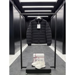 몽클레어 Moncler Lauriolle 다운재킷