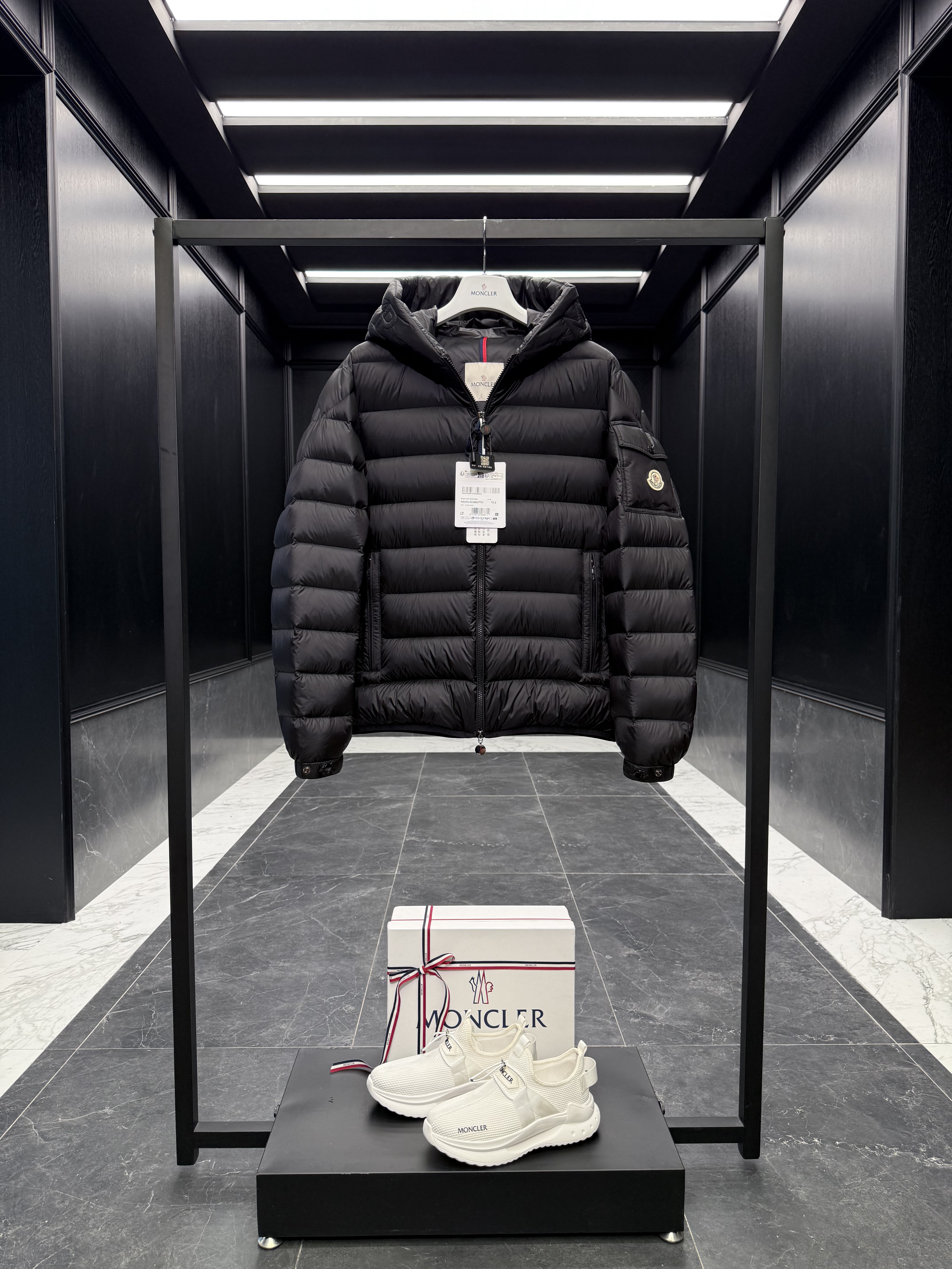 몽클레어 Moncler Najan 다운재킷。