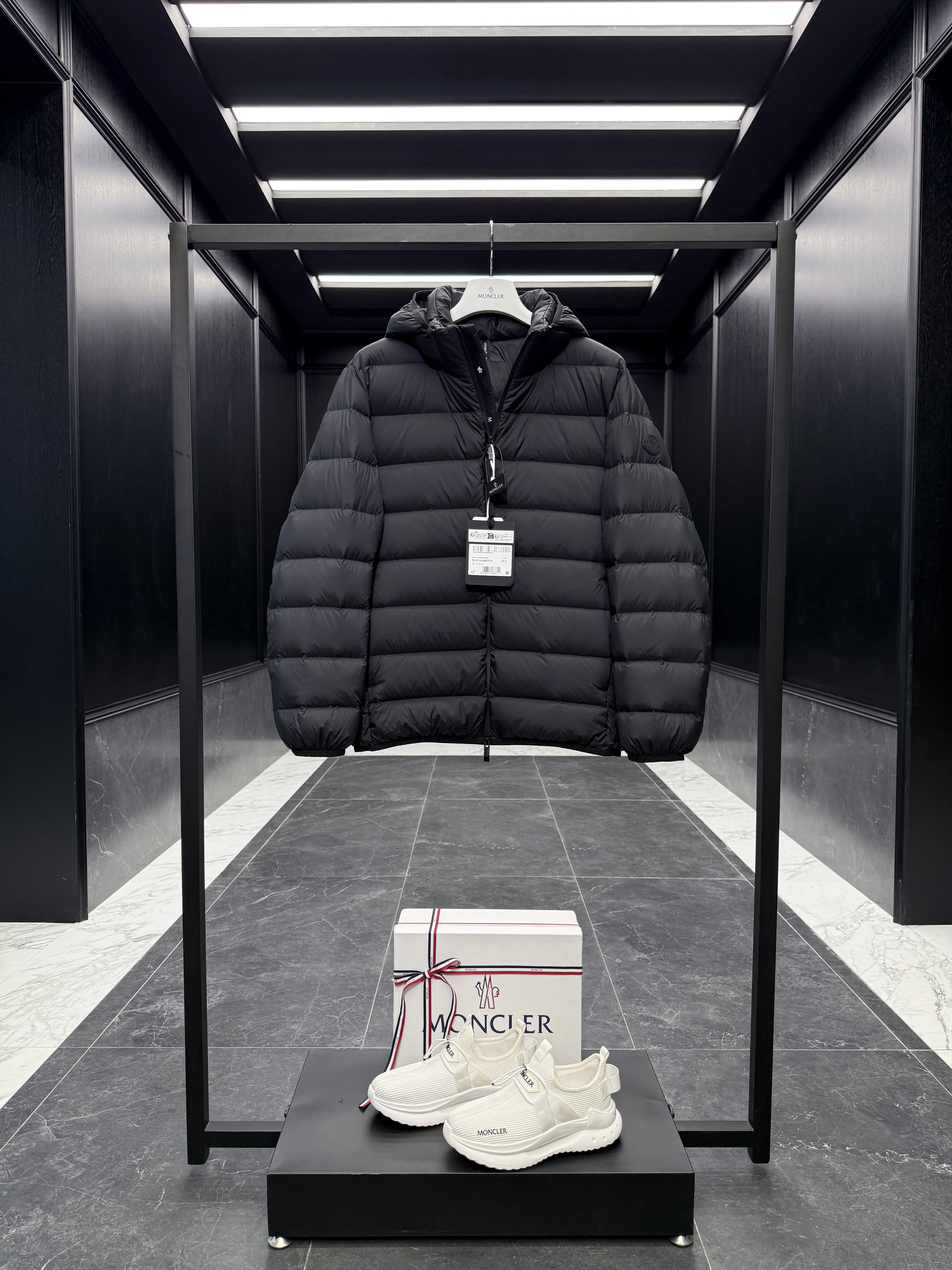 몽클레어 Moncler Jeluz  다운재킷。