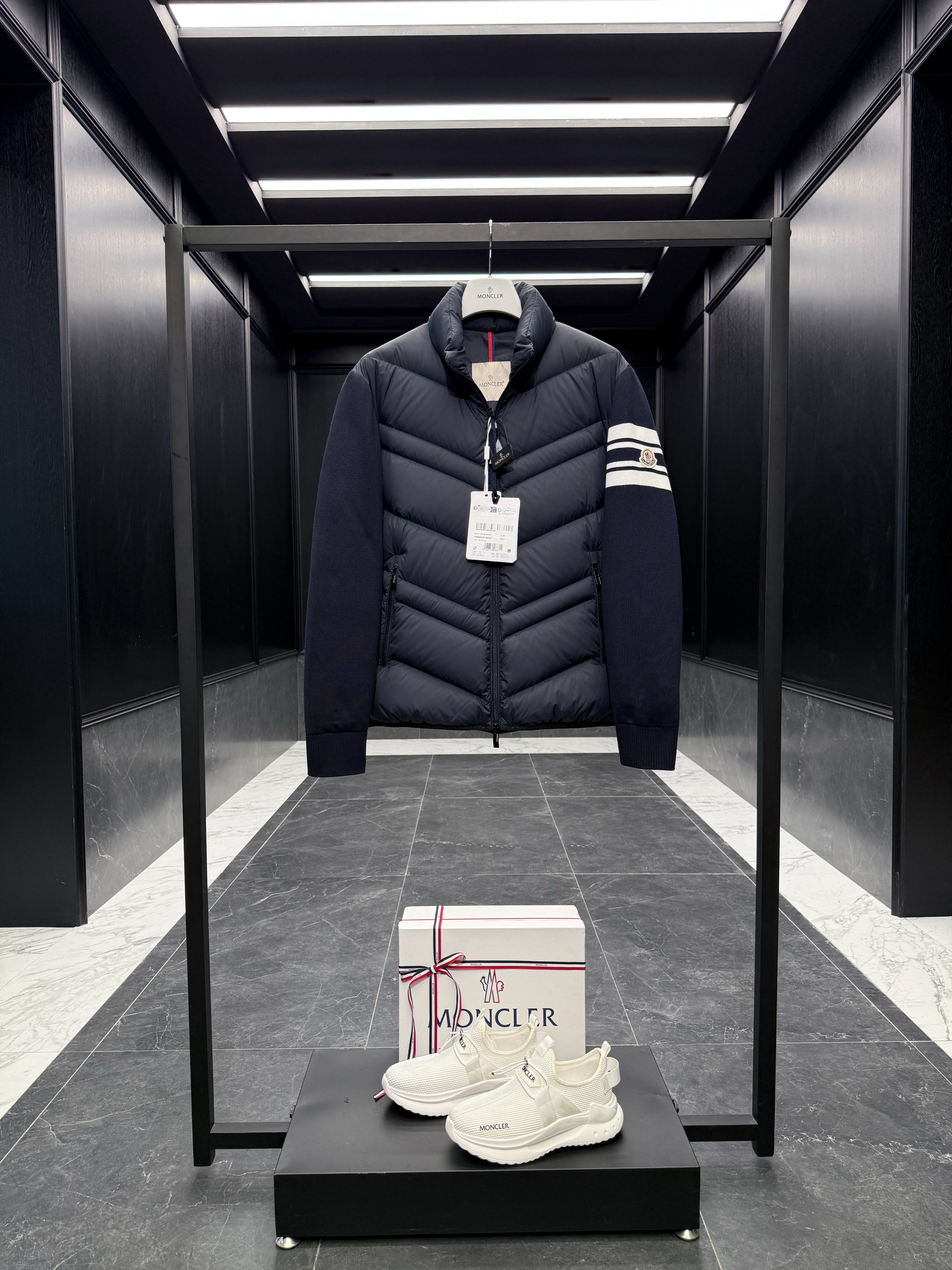 몽클레어 Moncler Cardigan tricot 208 니트 패딩。