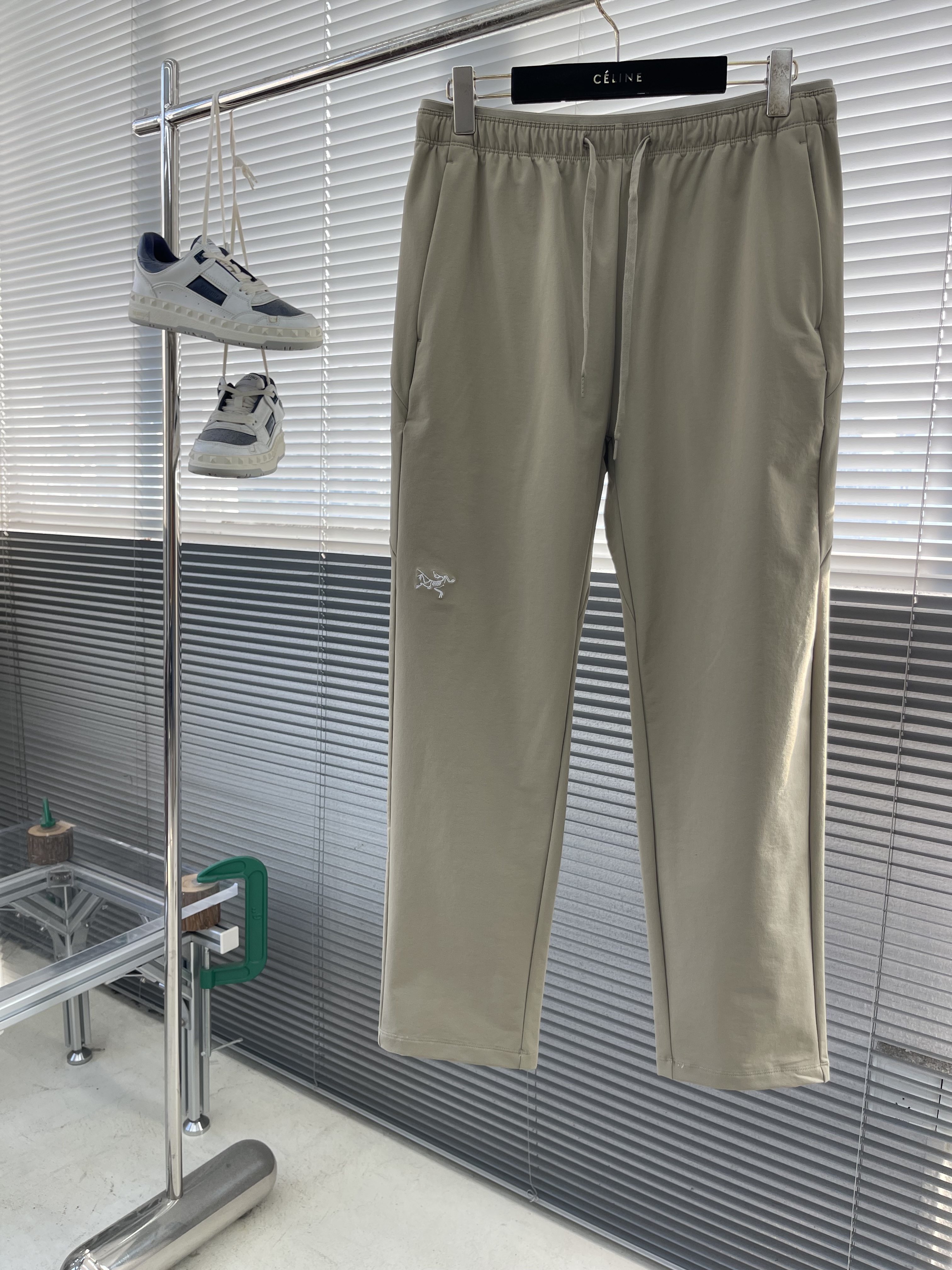 아크테릭스 ARC'TERYX 바지