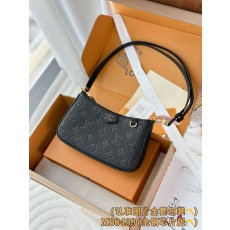 루이비통 Louis Vuitton M80439 Easy Pouch On Strap Monogram Empreinte Black 19cm